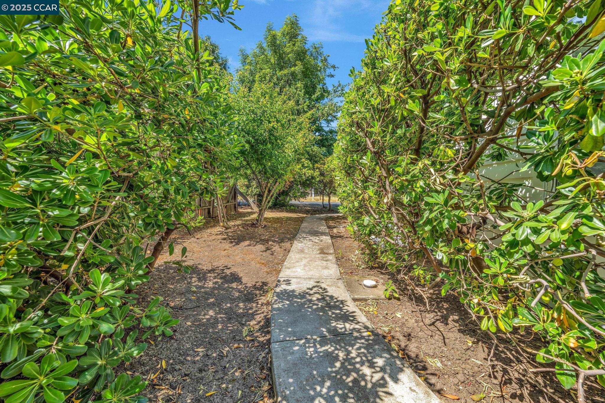 3542 Wren Ave