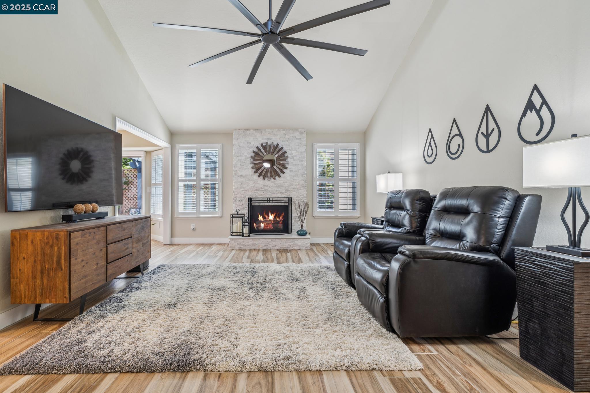5098 Murchio Dr