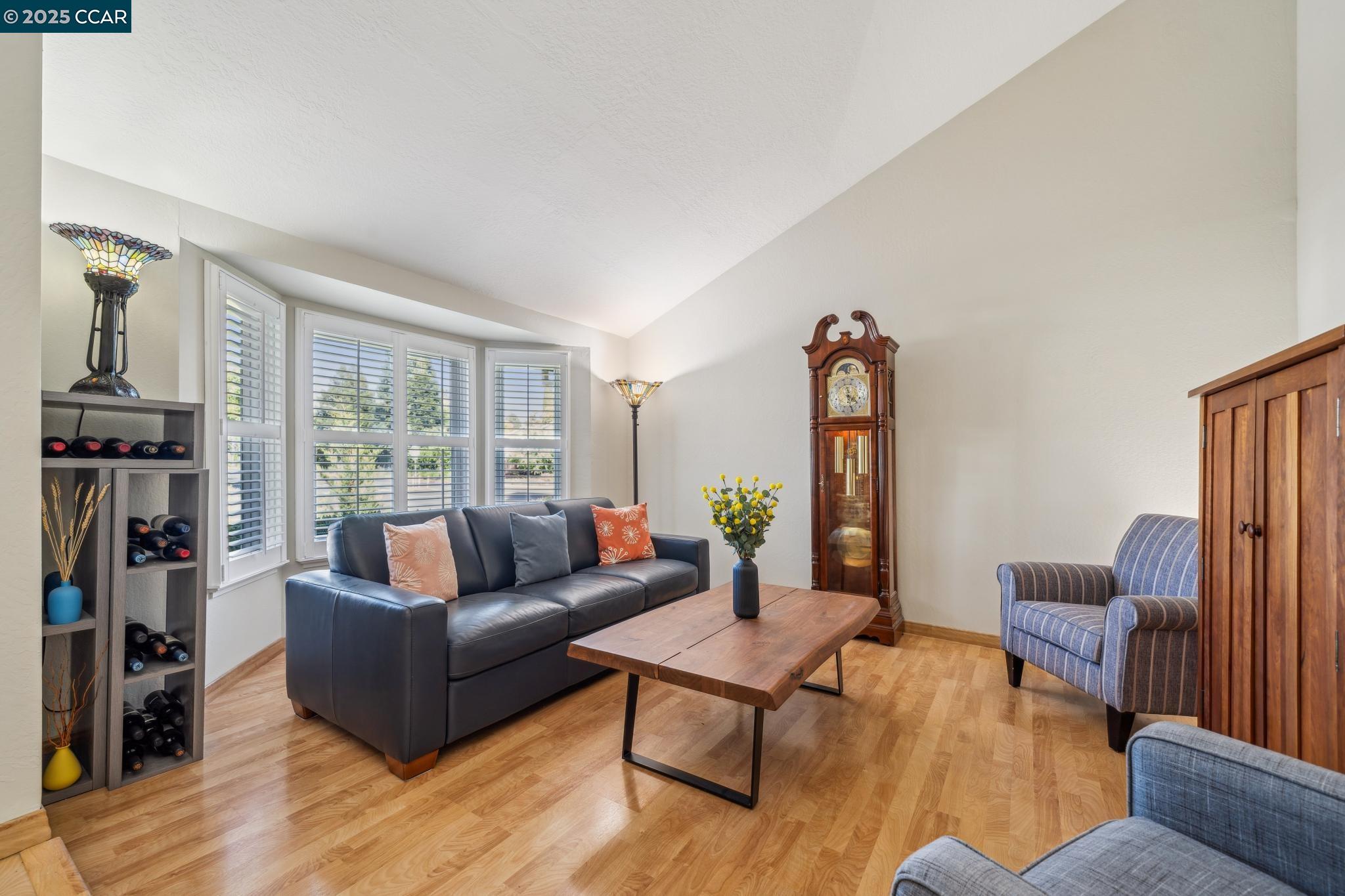5098 Murchio Dr