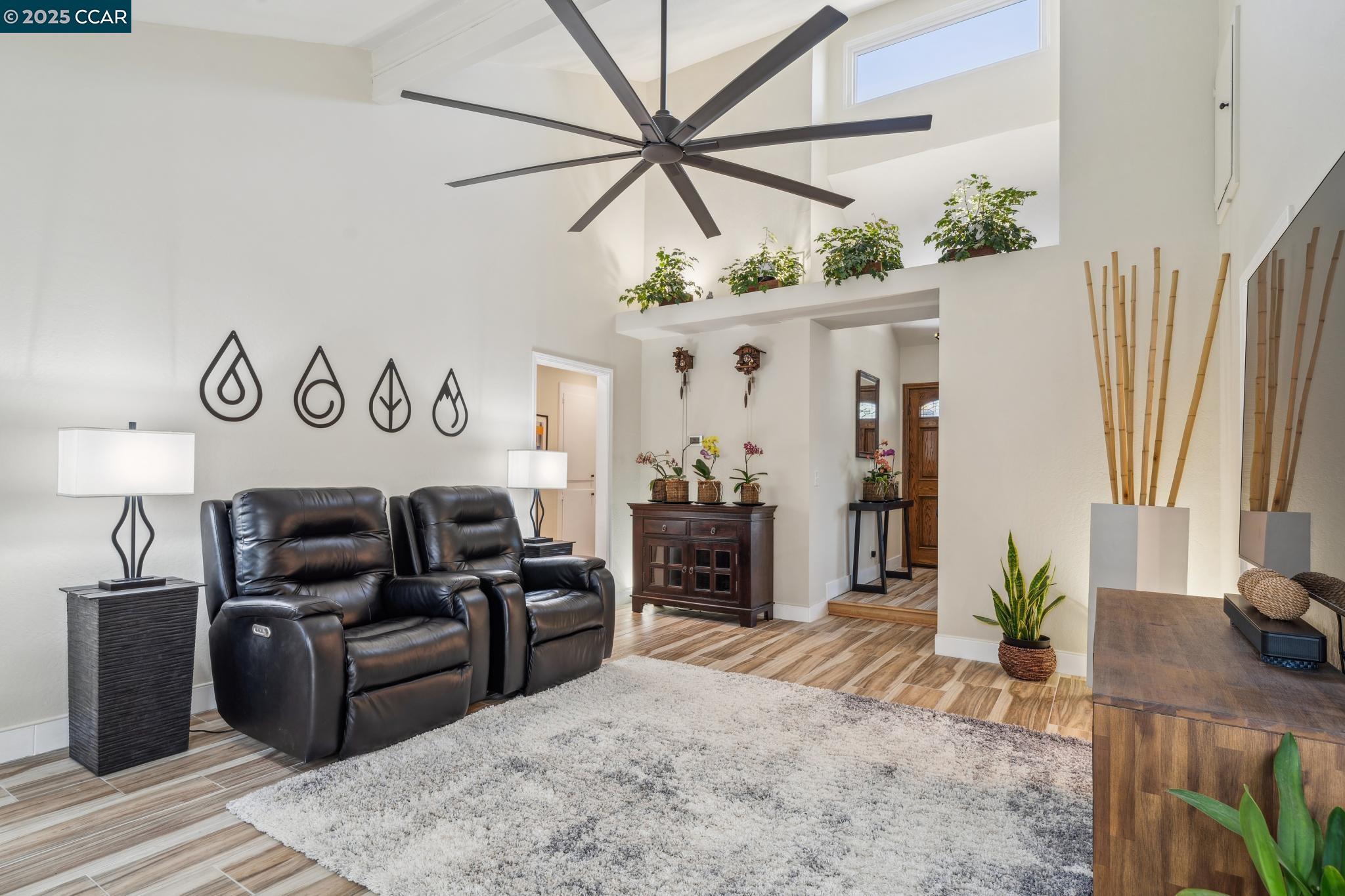 5098 Murchio Dr