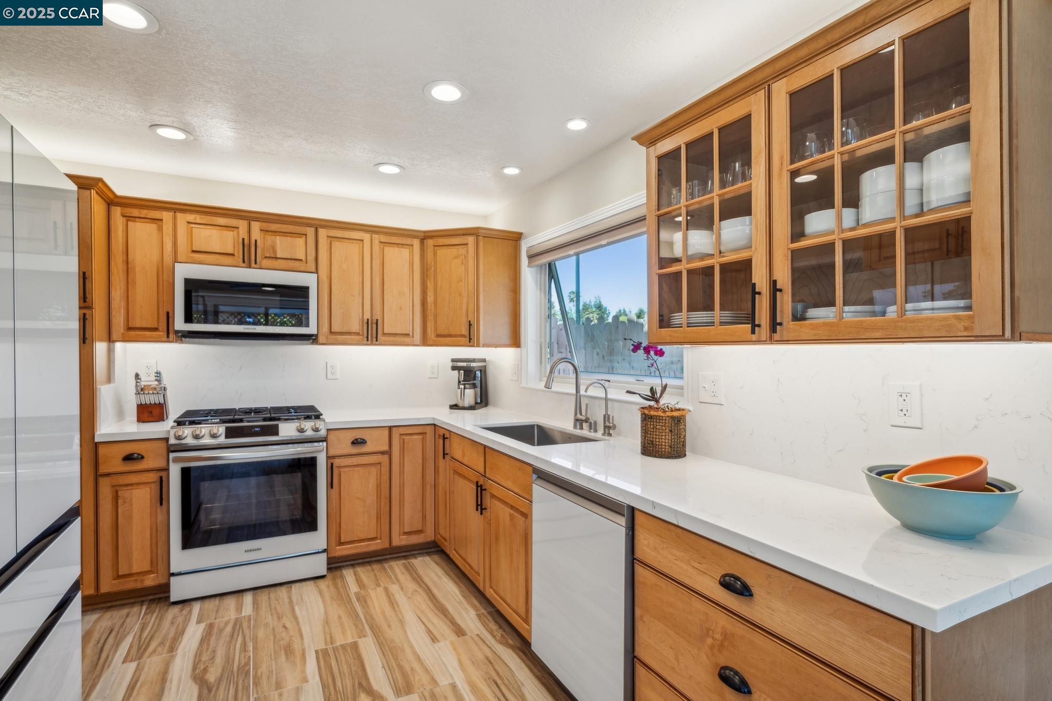 5098 Murchio Dr