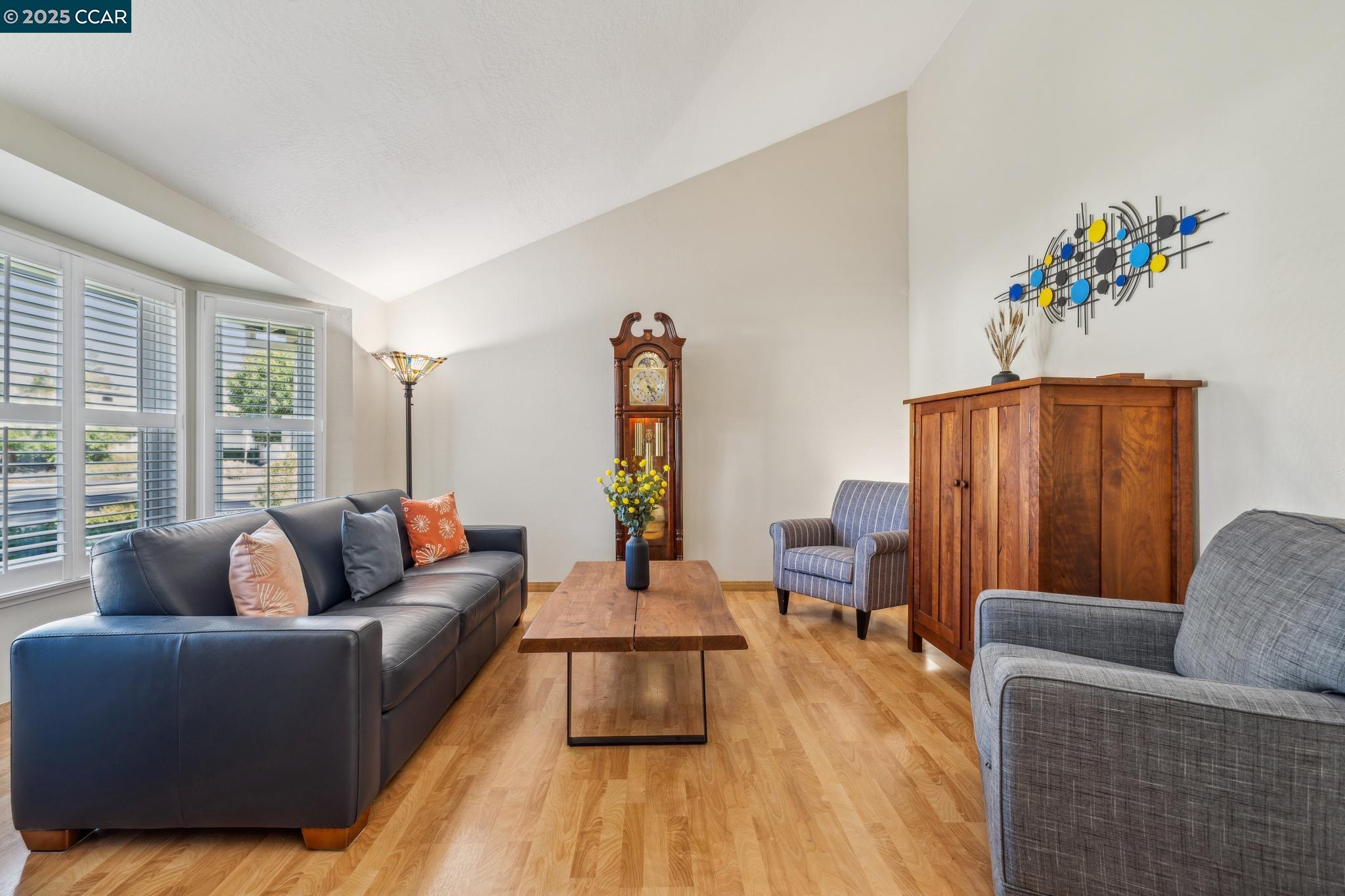 5098 Murchio Dr