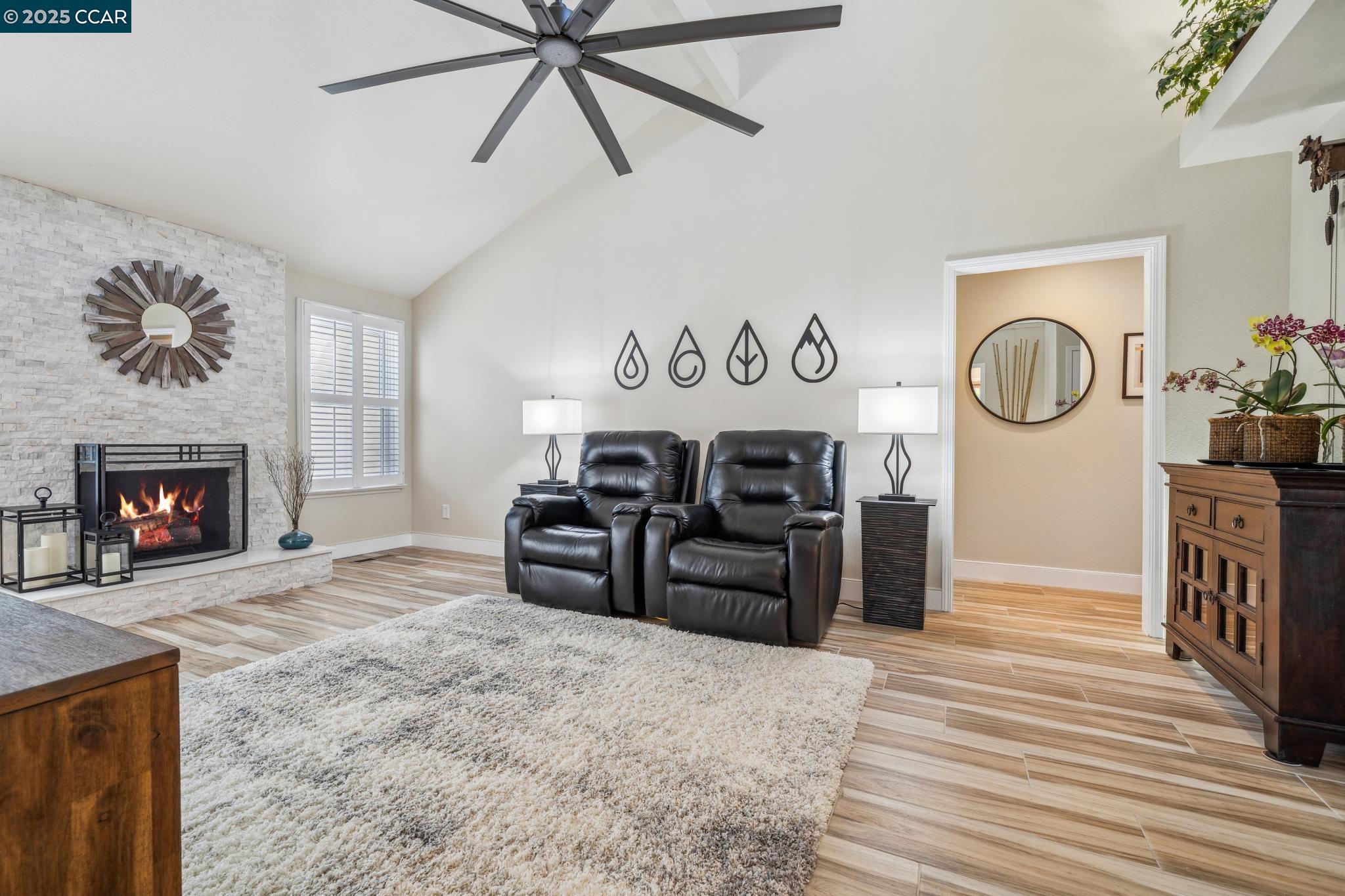 5098 Murchio Dr