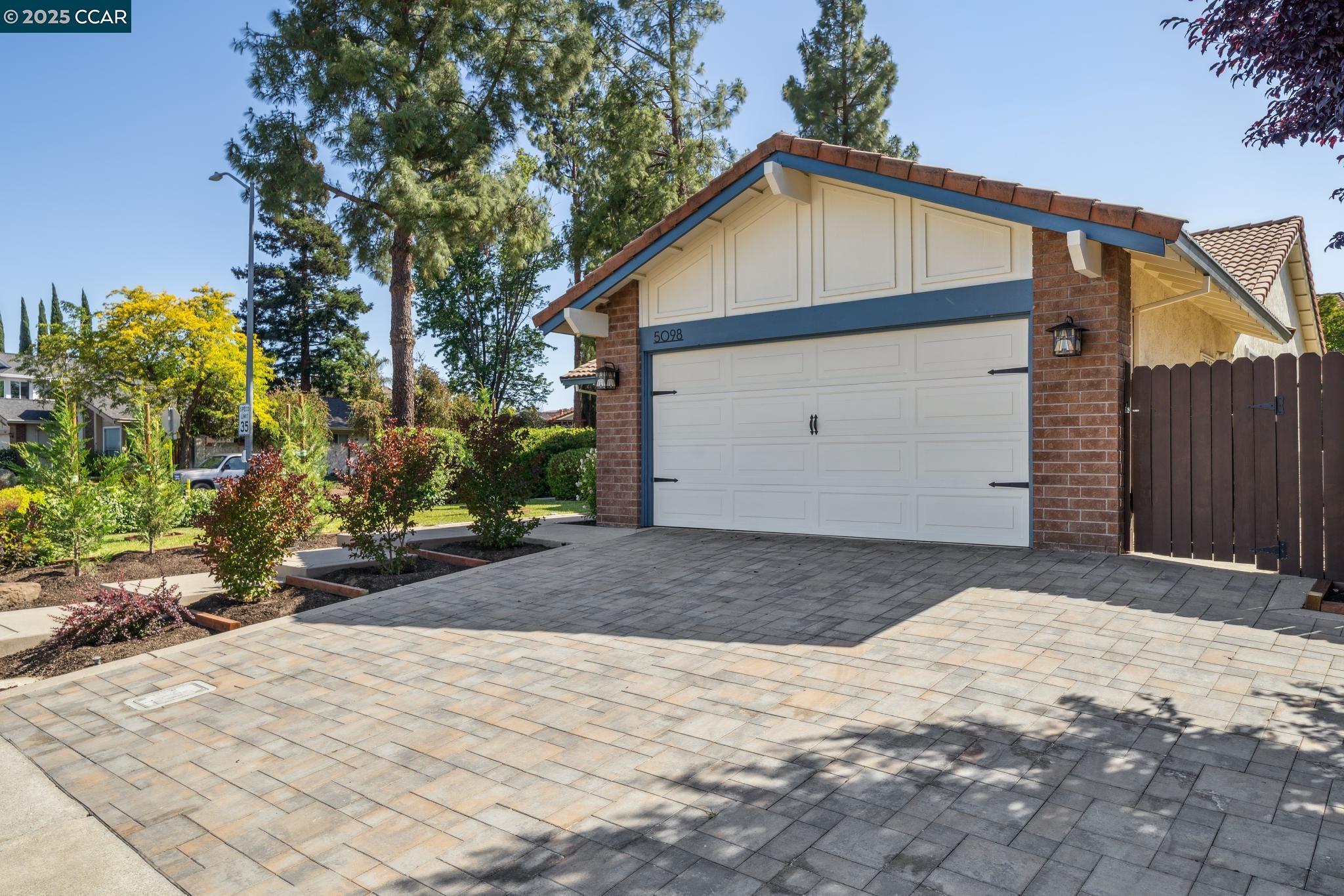 5098 Murchio Dr