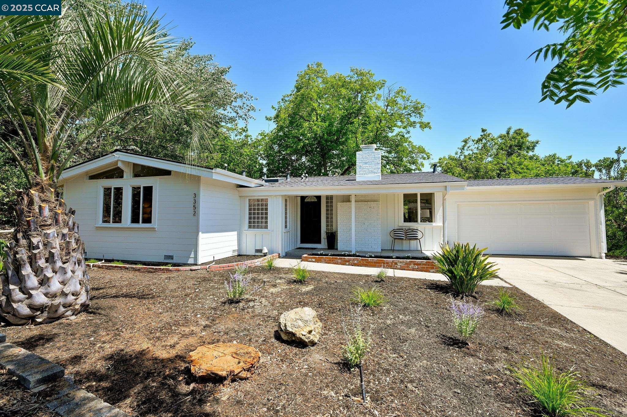 3352 Betty Ln