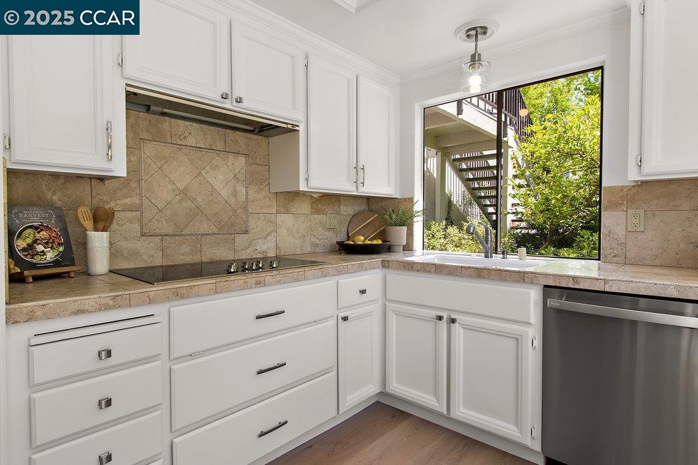 3399 Rossmoor Pkwy # 2