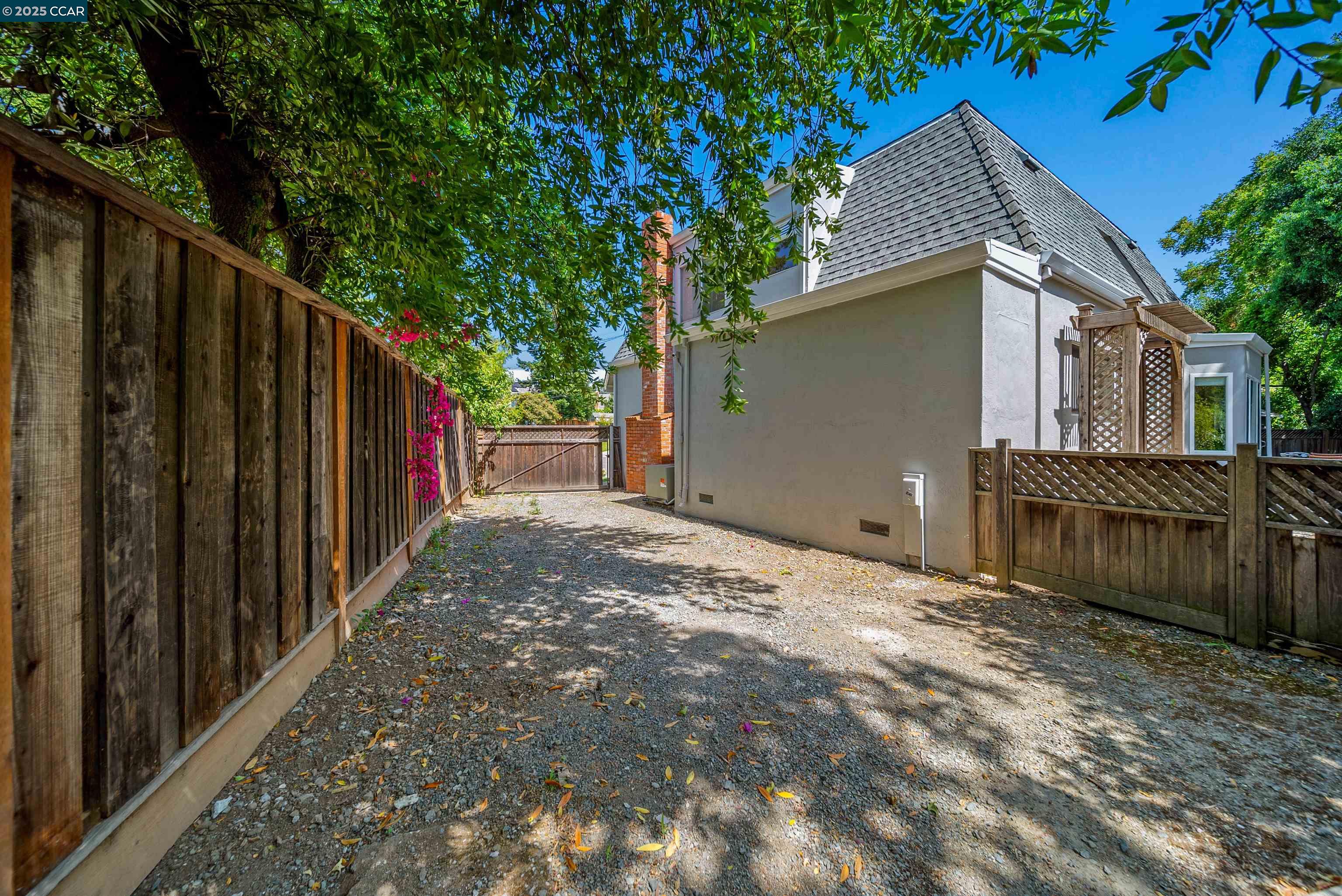 603 Plumas Ct