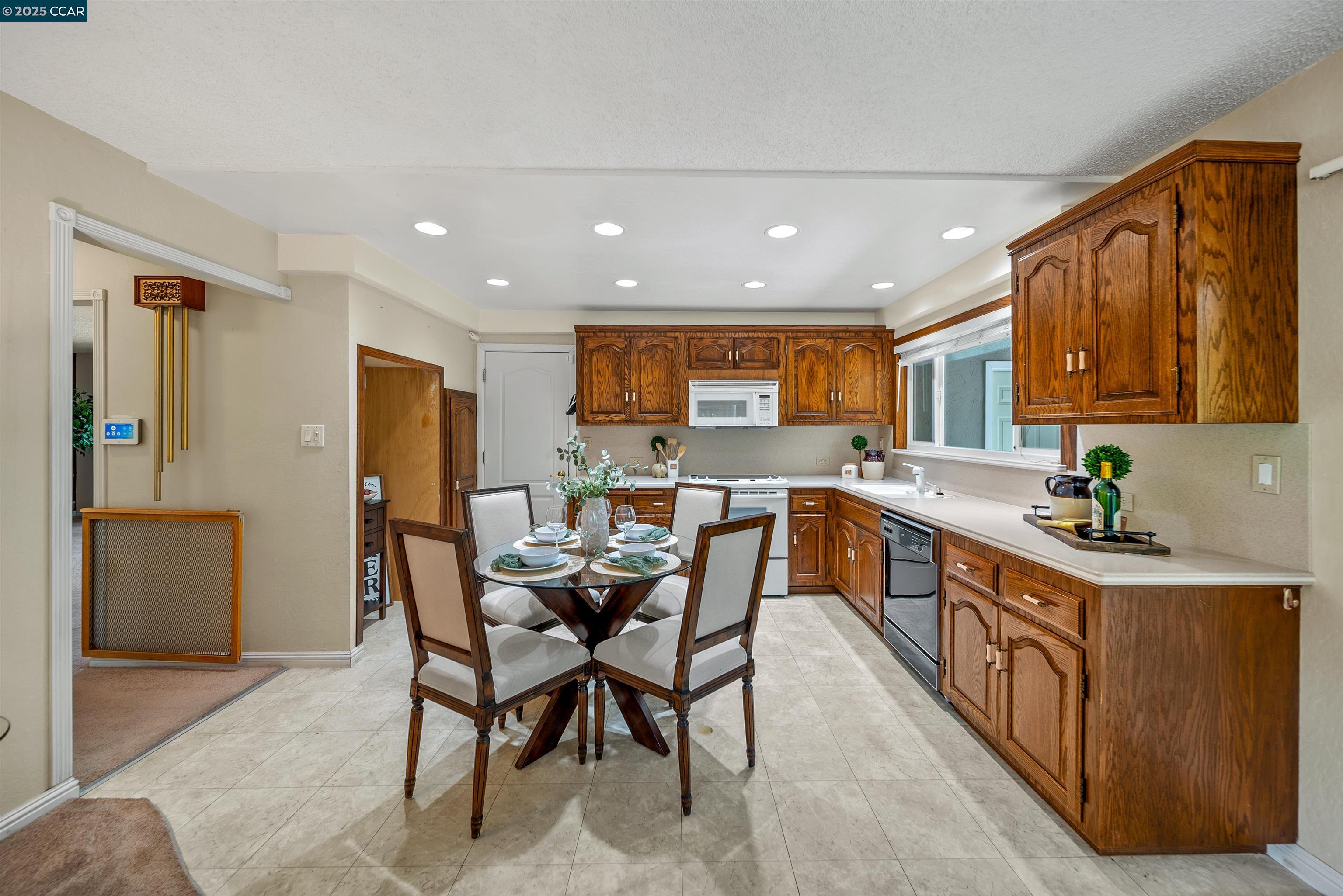 603 Plumas Ct