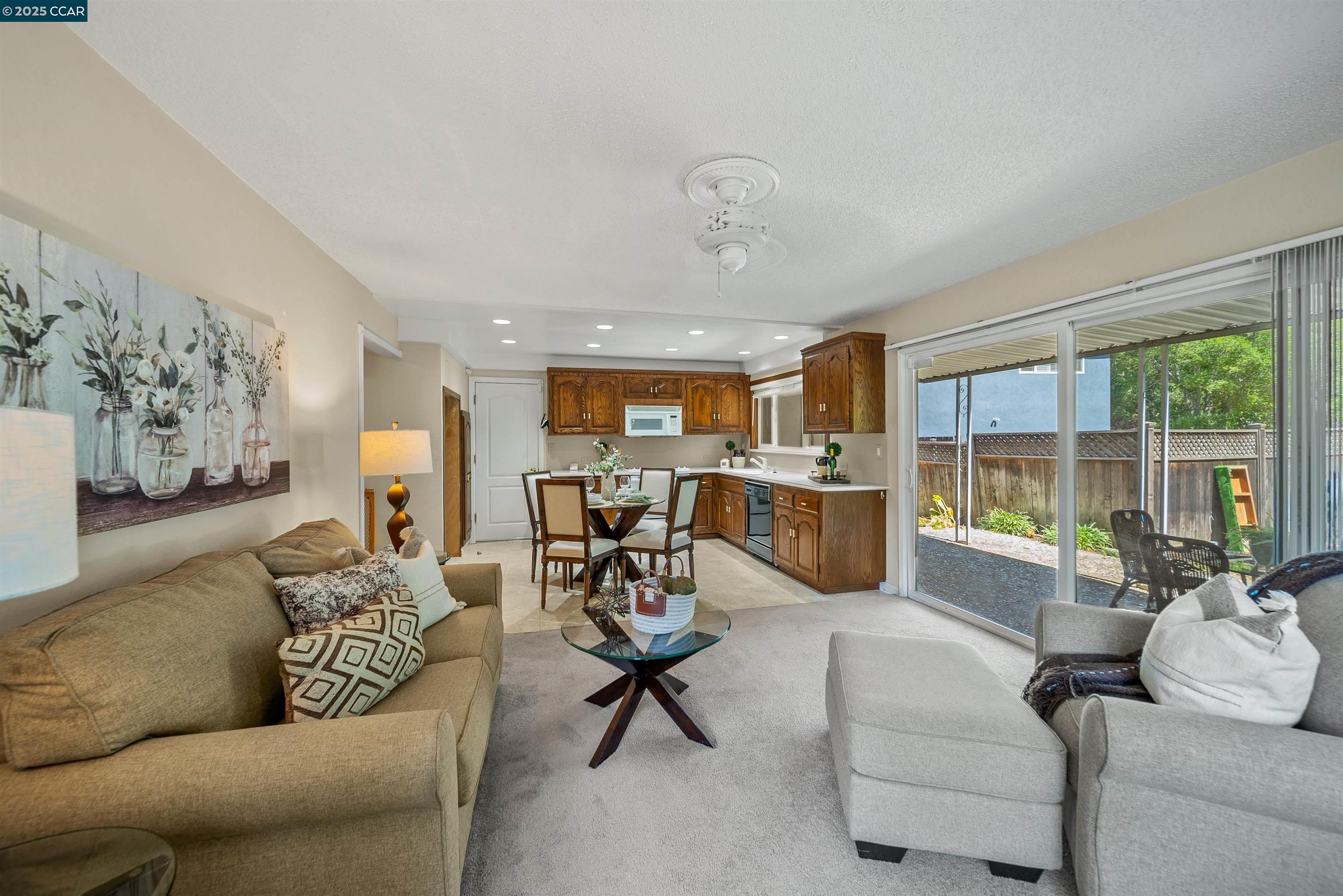 603 Plumas Ct