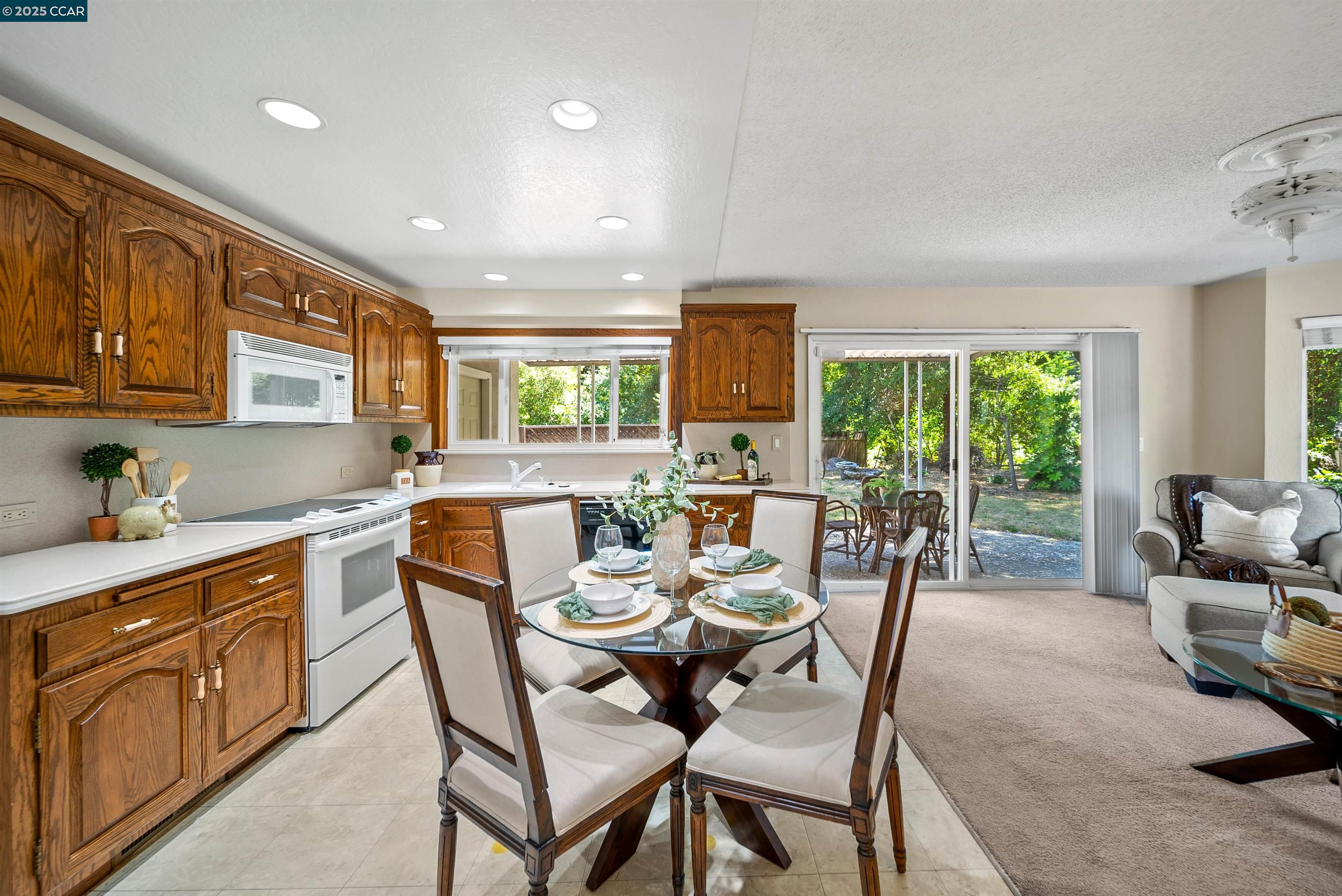 603 Plumas Ct