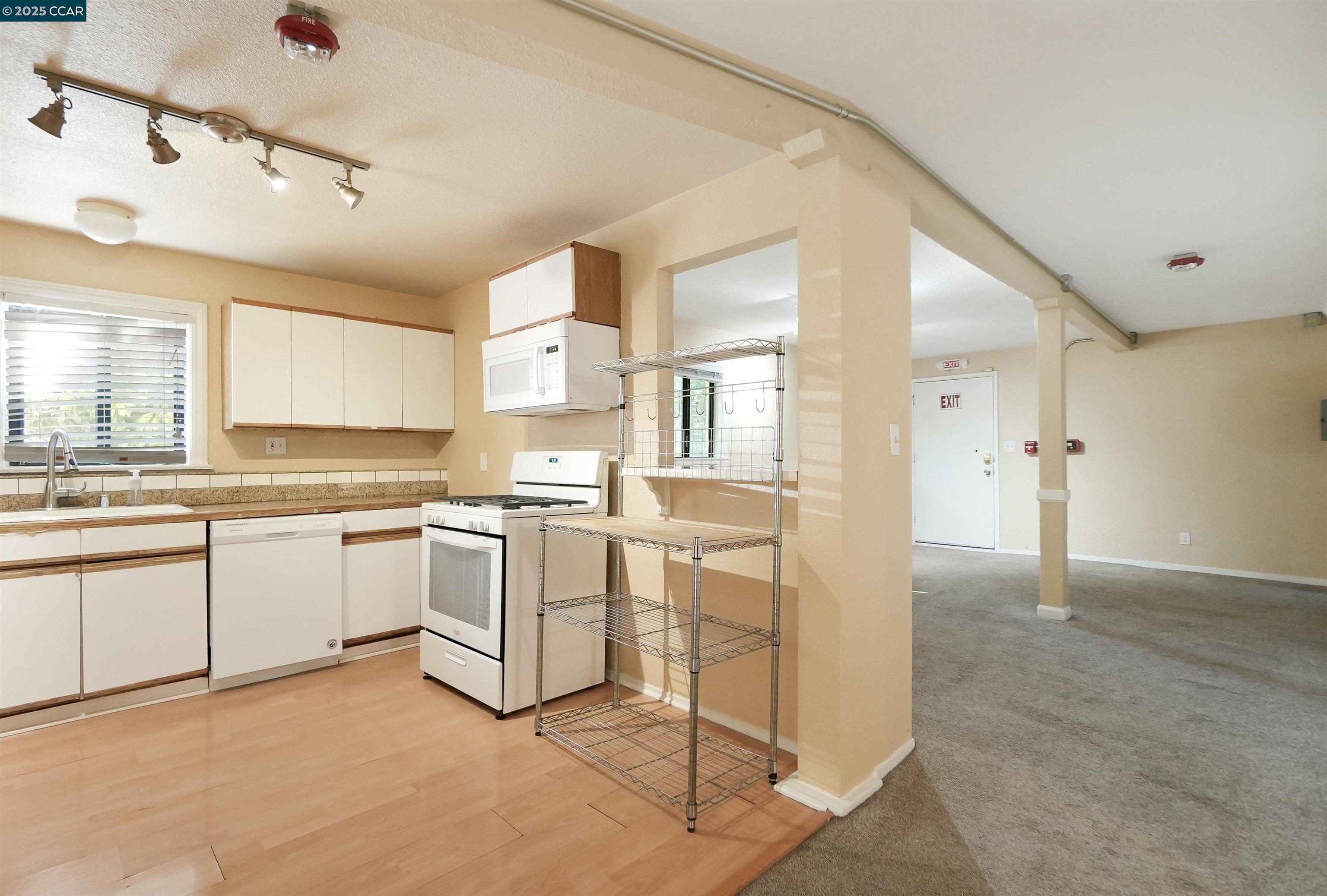 198 W 9Th St