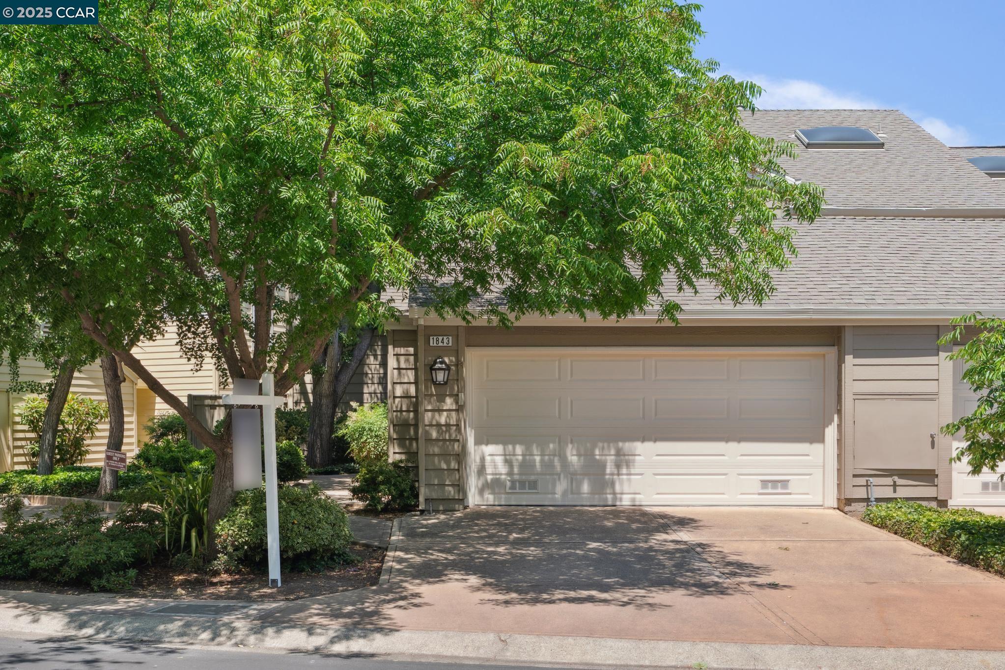 1843 Stratton Circle