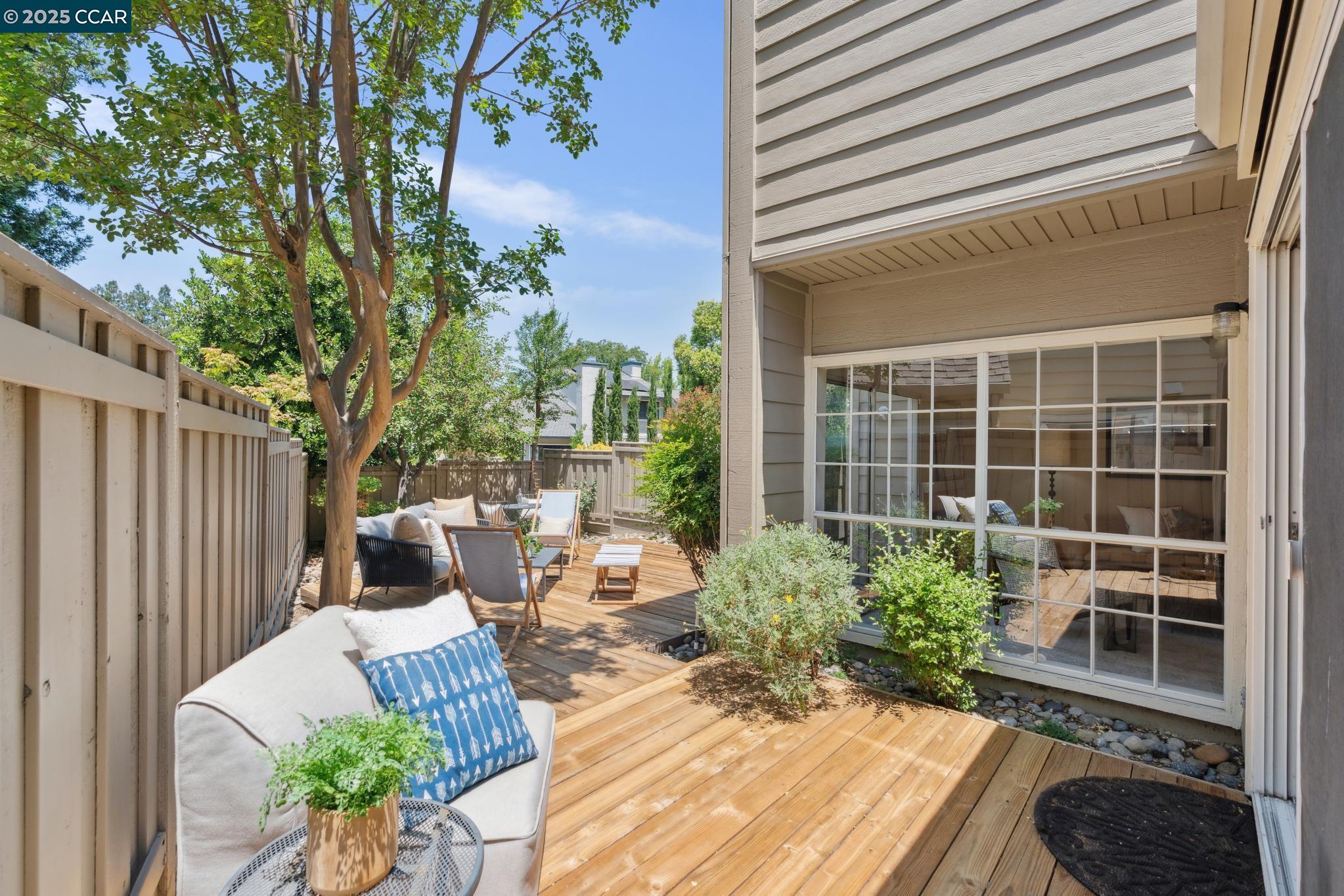 1843 Stratton Circle