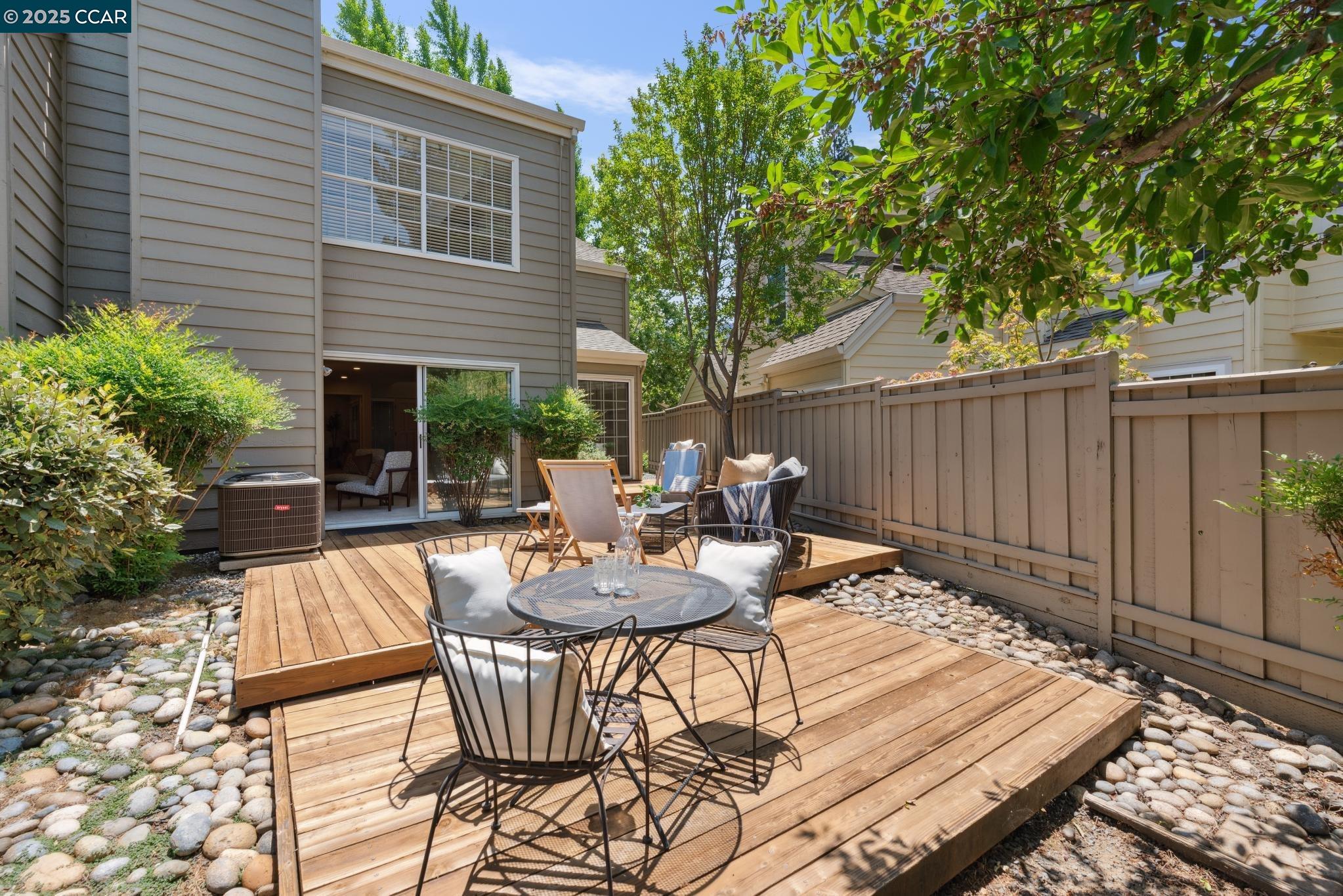 1843 Stratton Circle