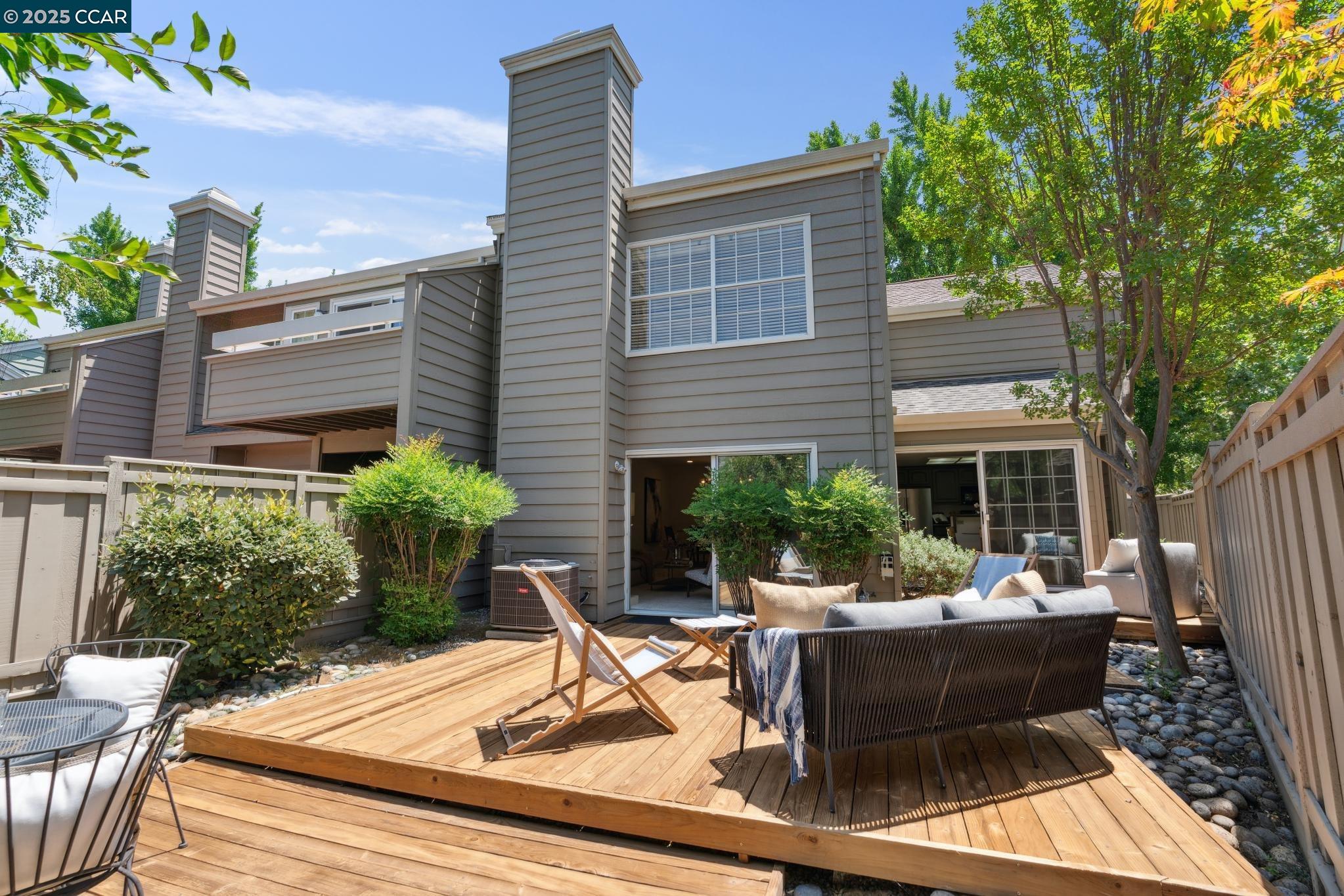 1843 Stratton Circle