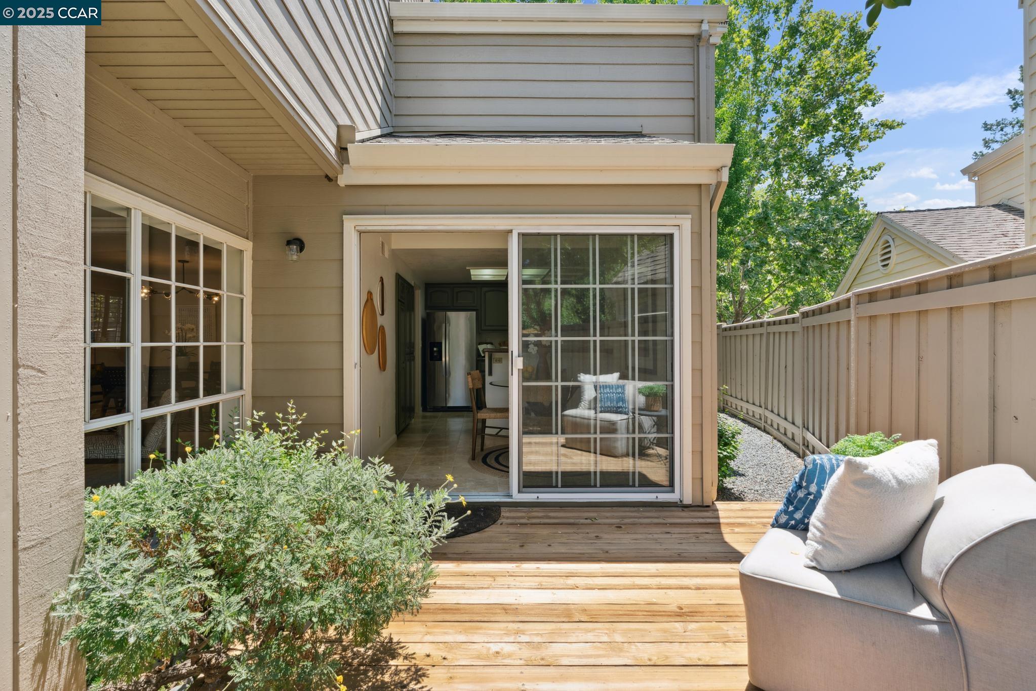 1843 Stratton Circle