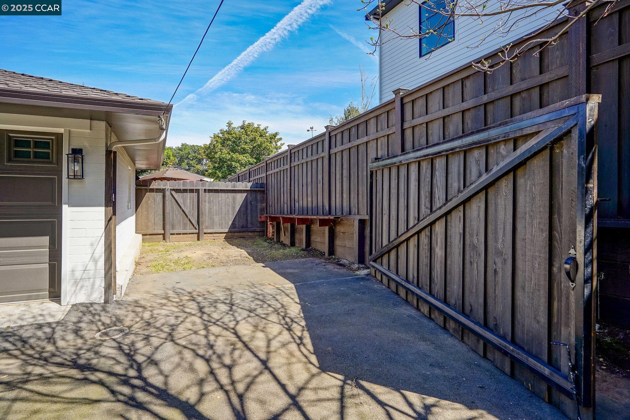 4421 Canyon Way