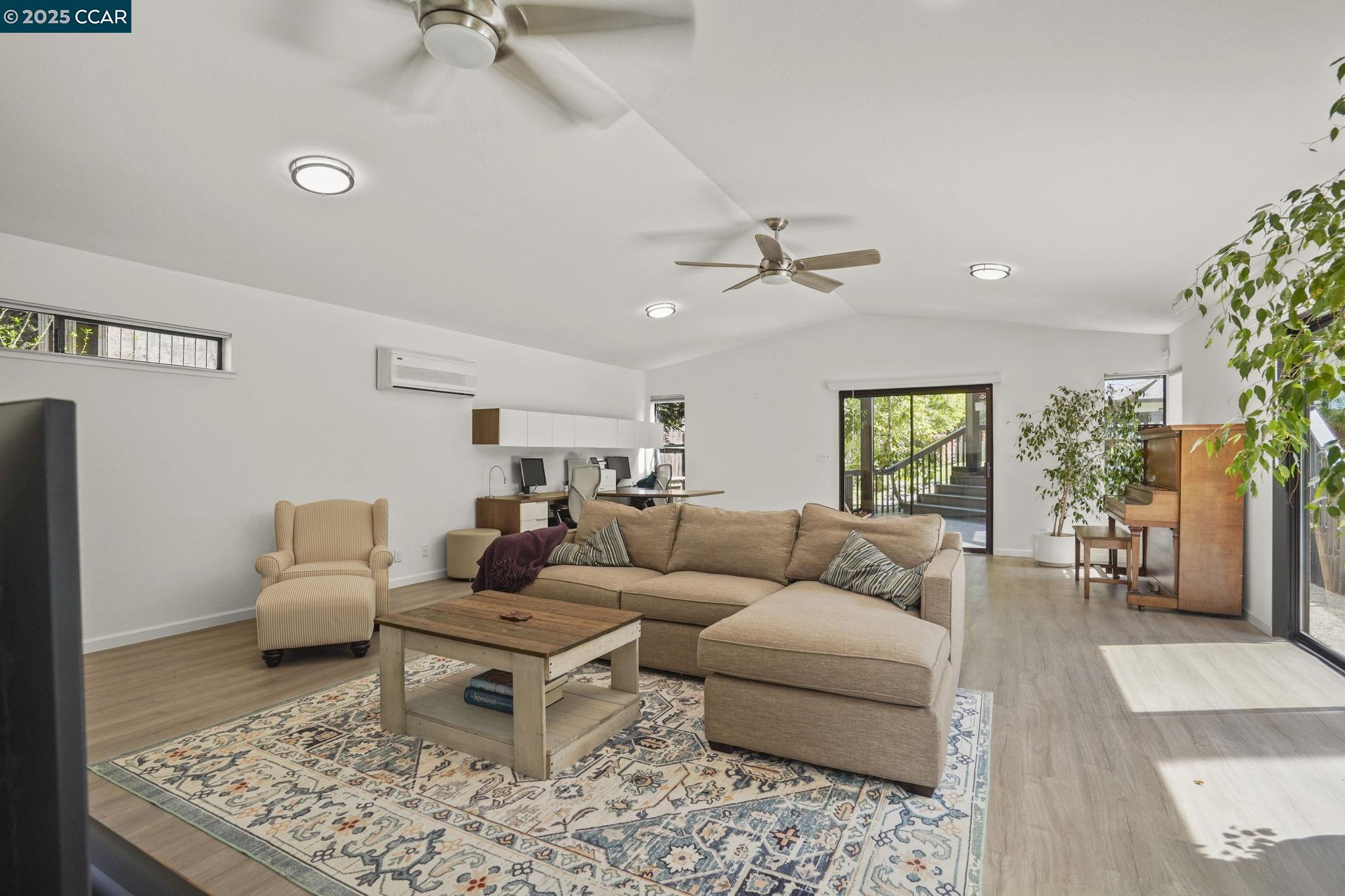 4421 Canyon Way