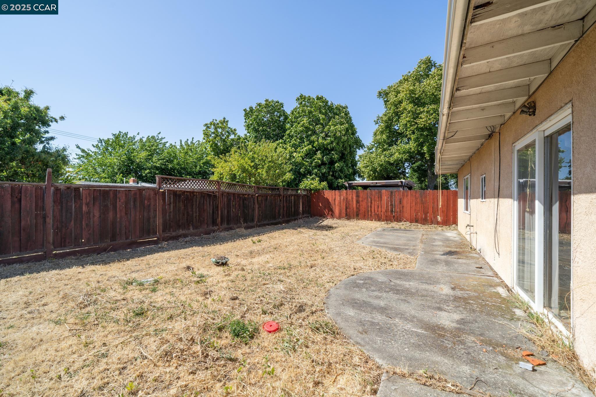 2697 Mayfair Ave