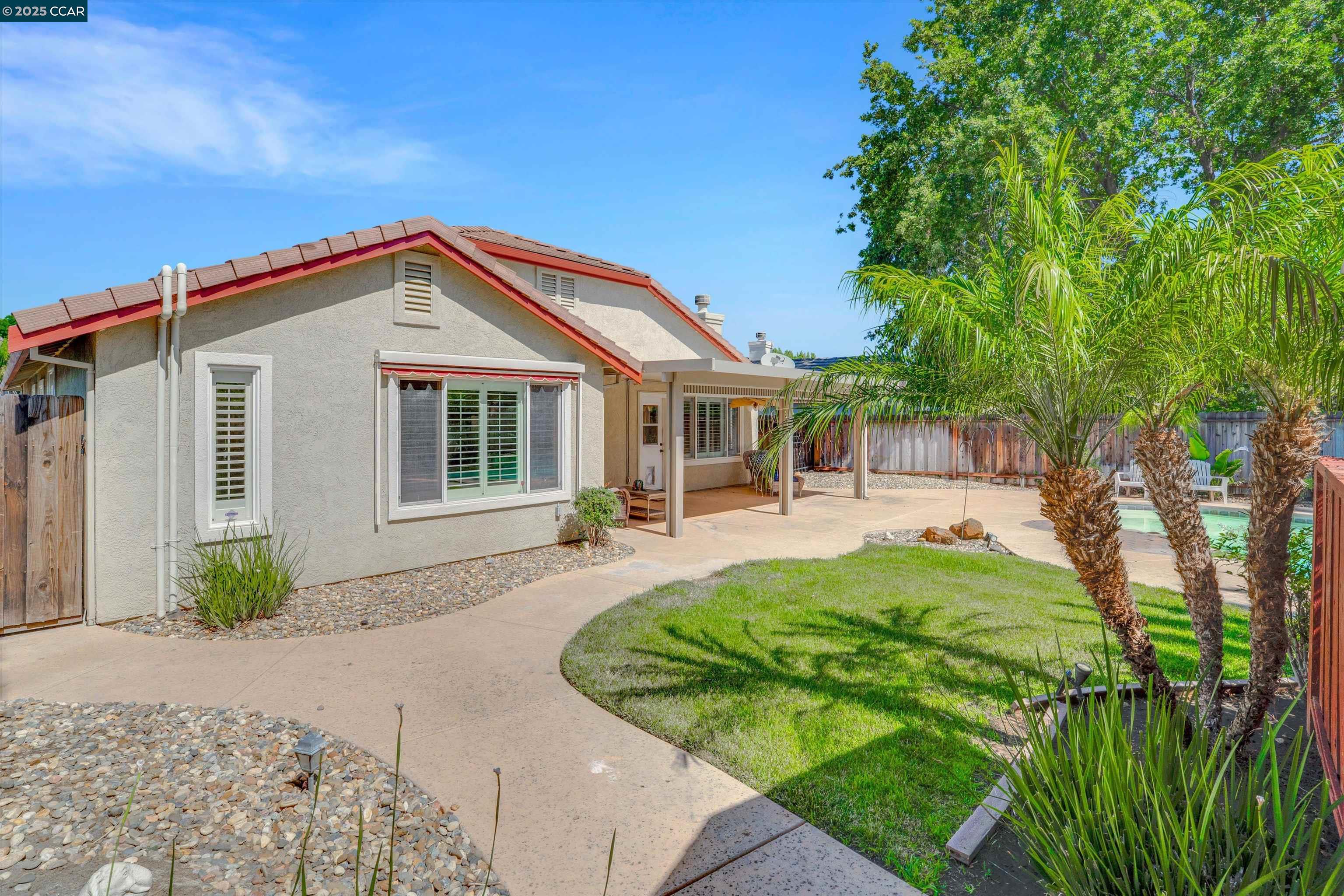380 Claremont Dr