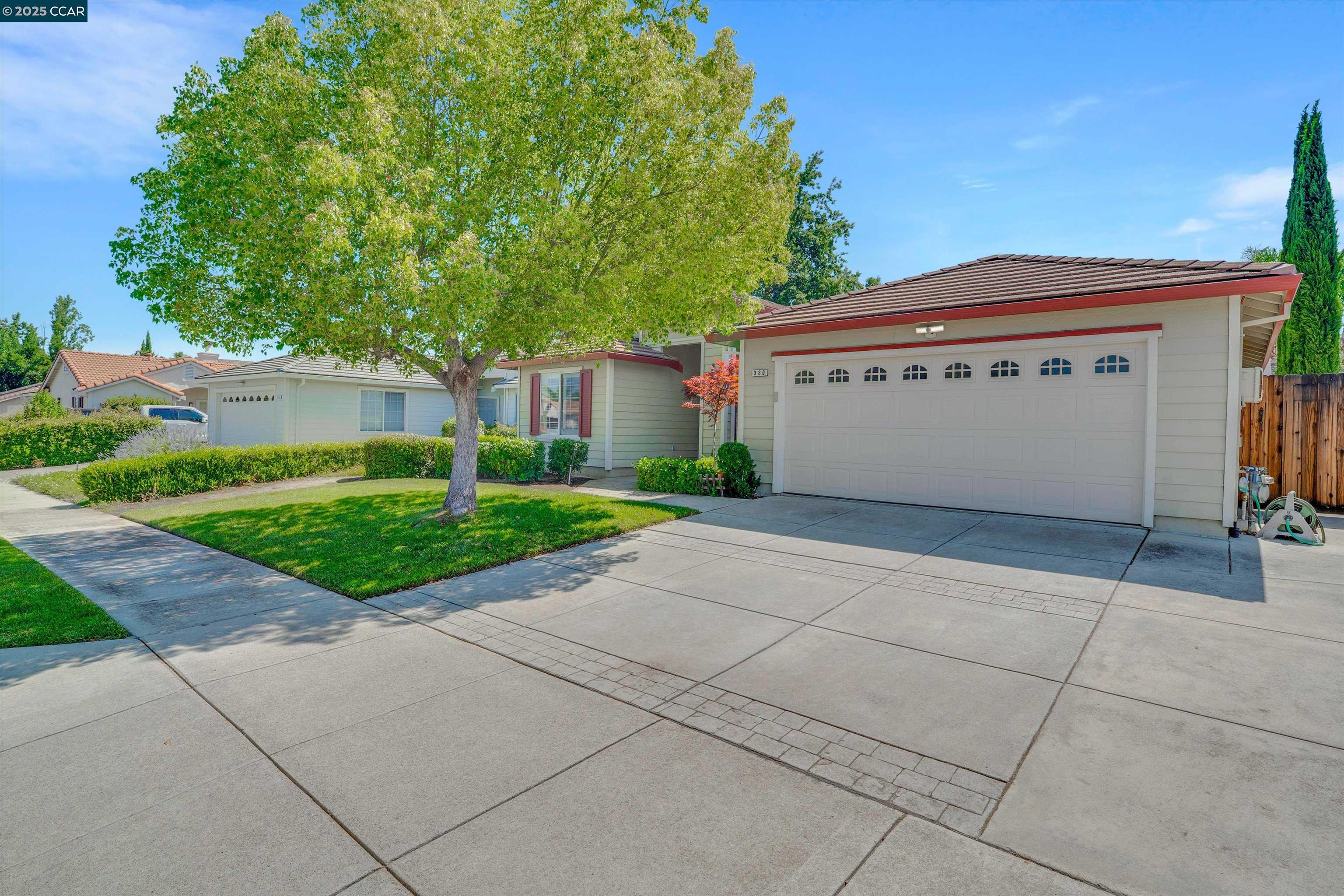 380 Claremont Dr