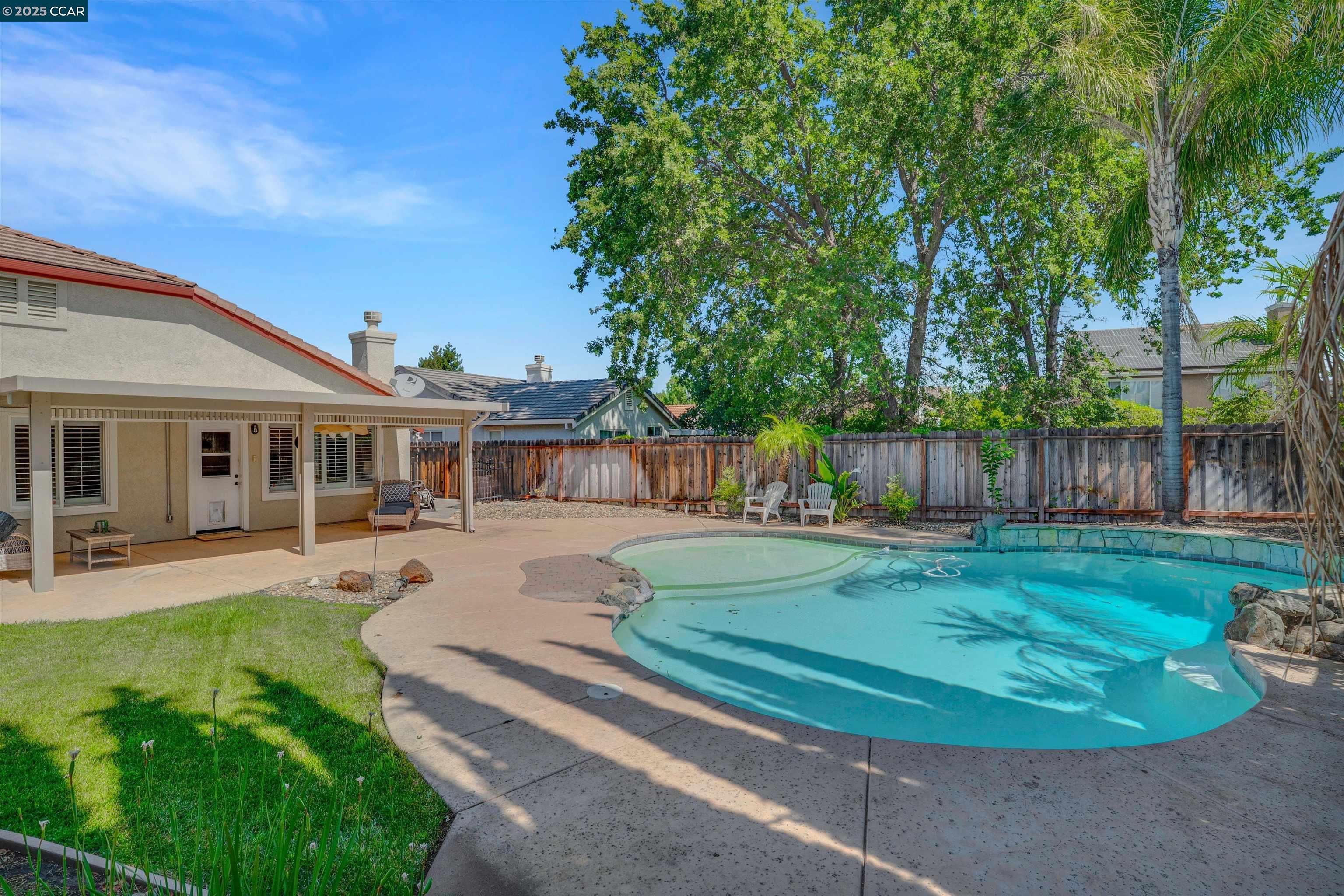 380 Claremont Dr