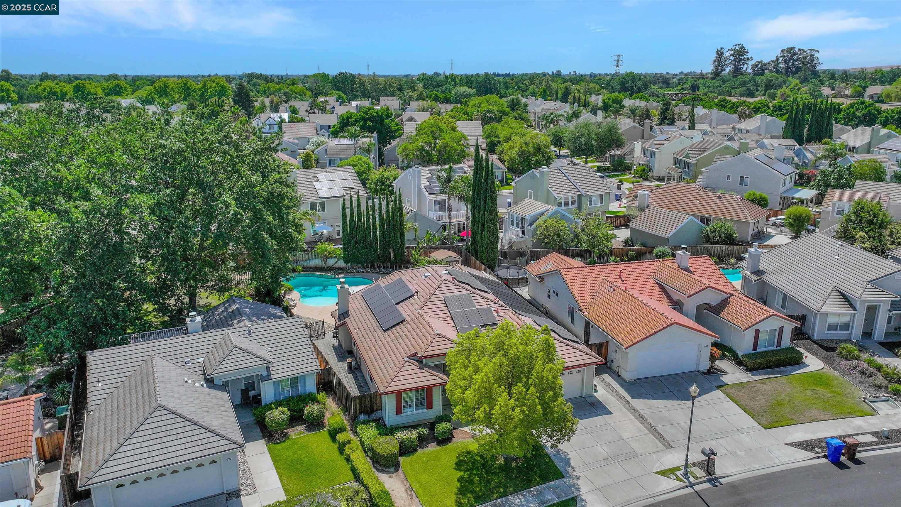 380 Claremont Dr