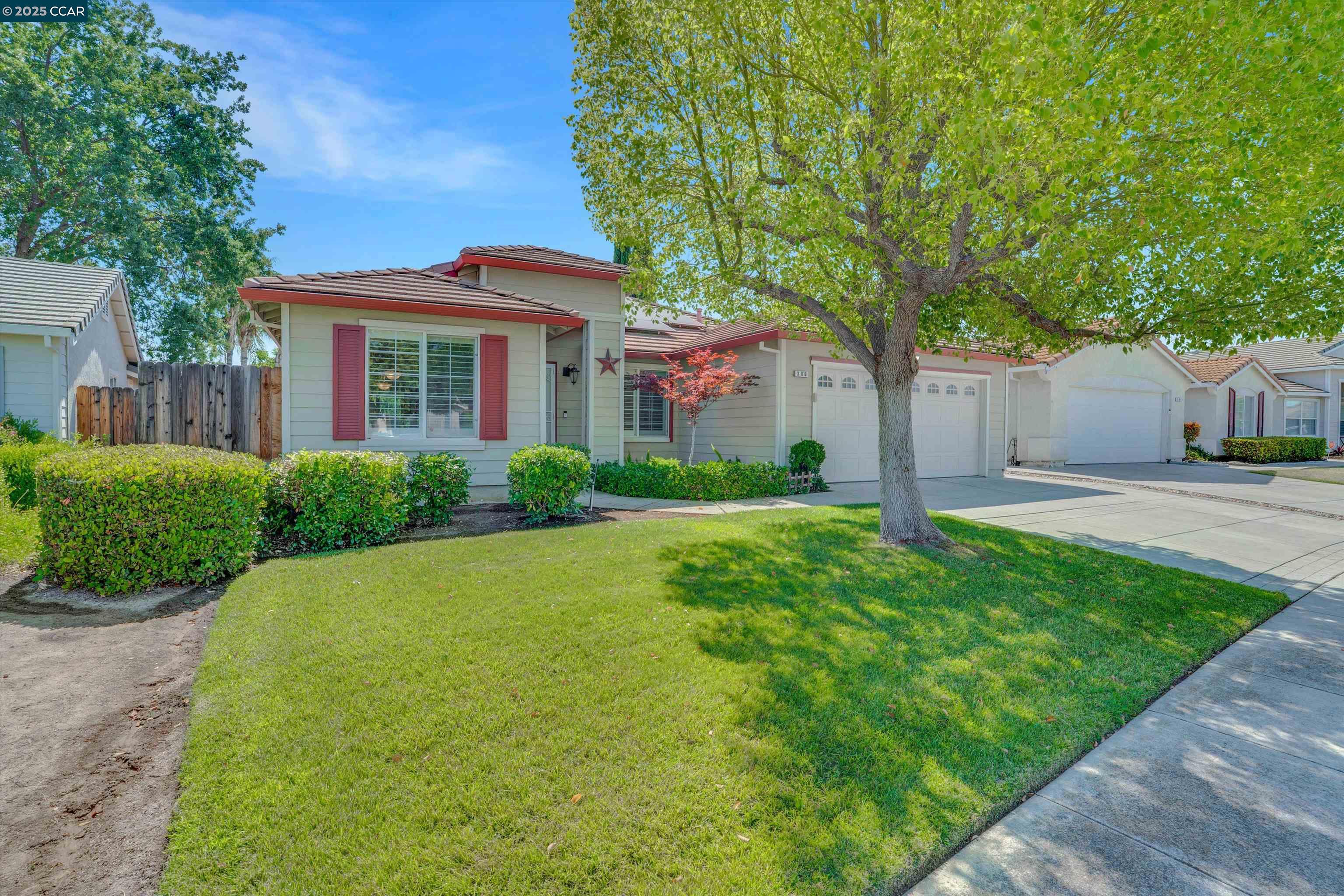 380 Claremont Dr