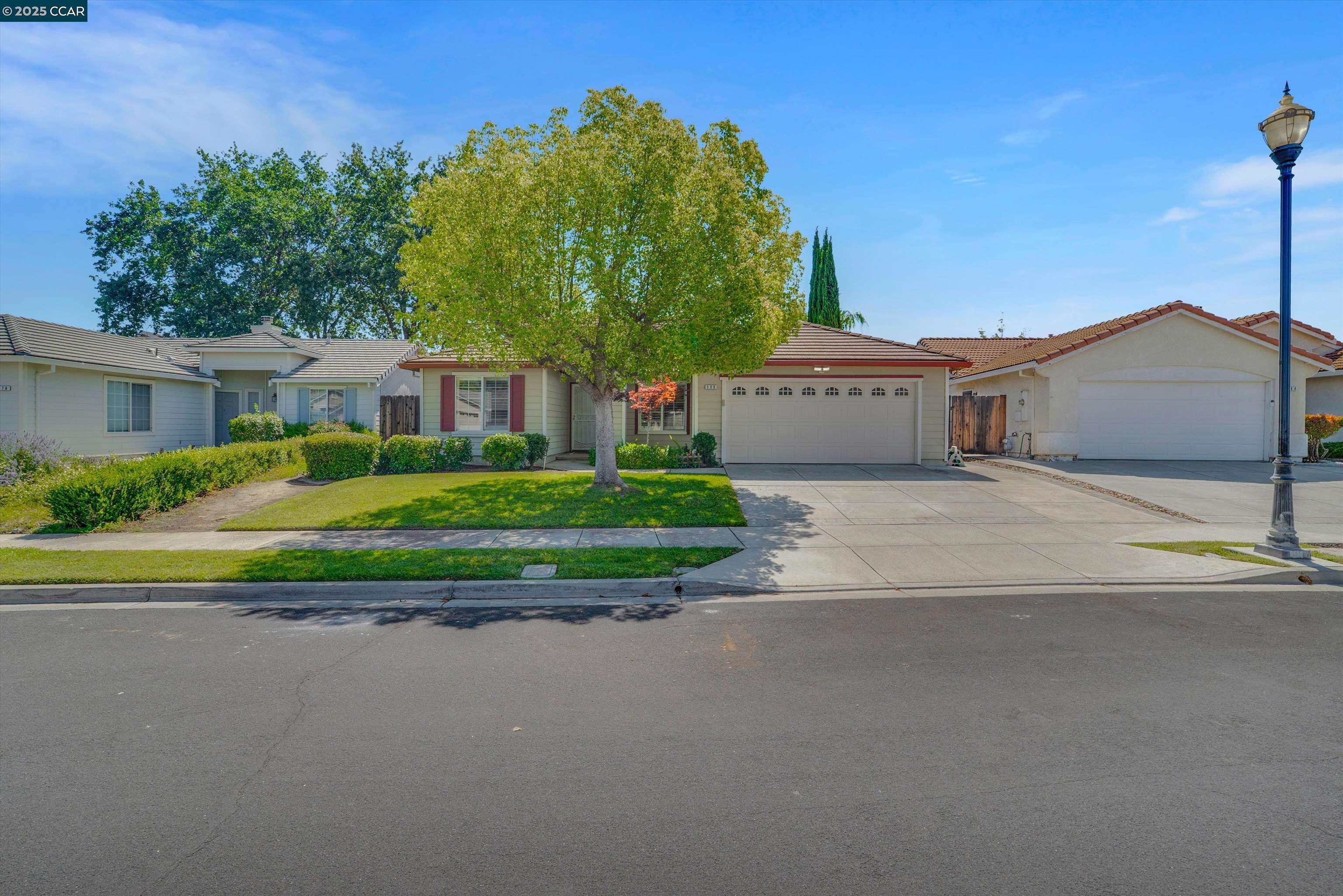 380 Claremont Dr