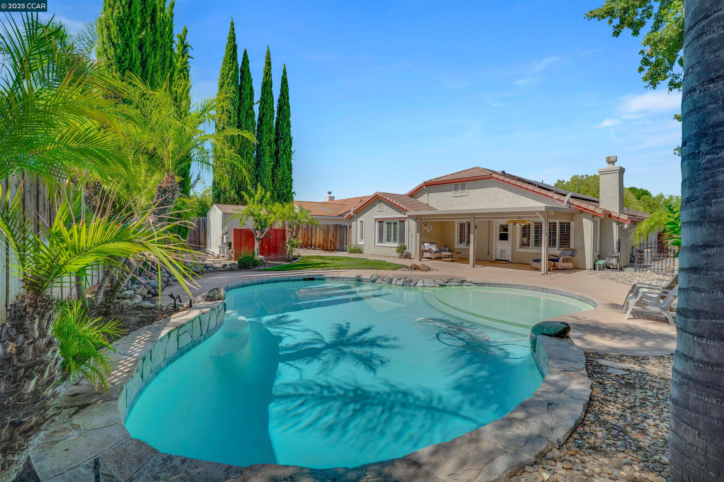380 Claremont Dr