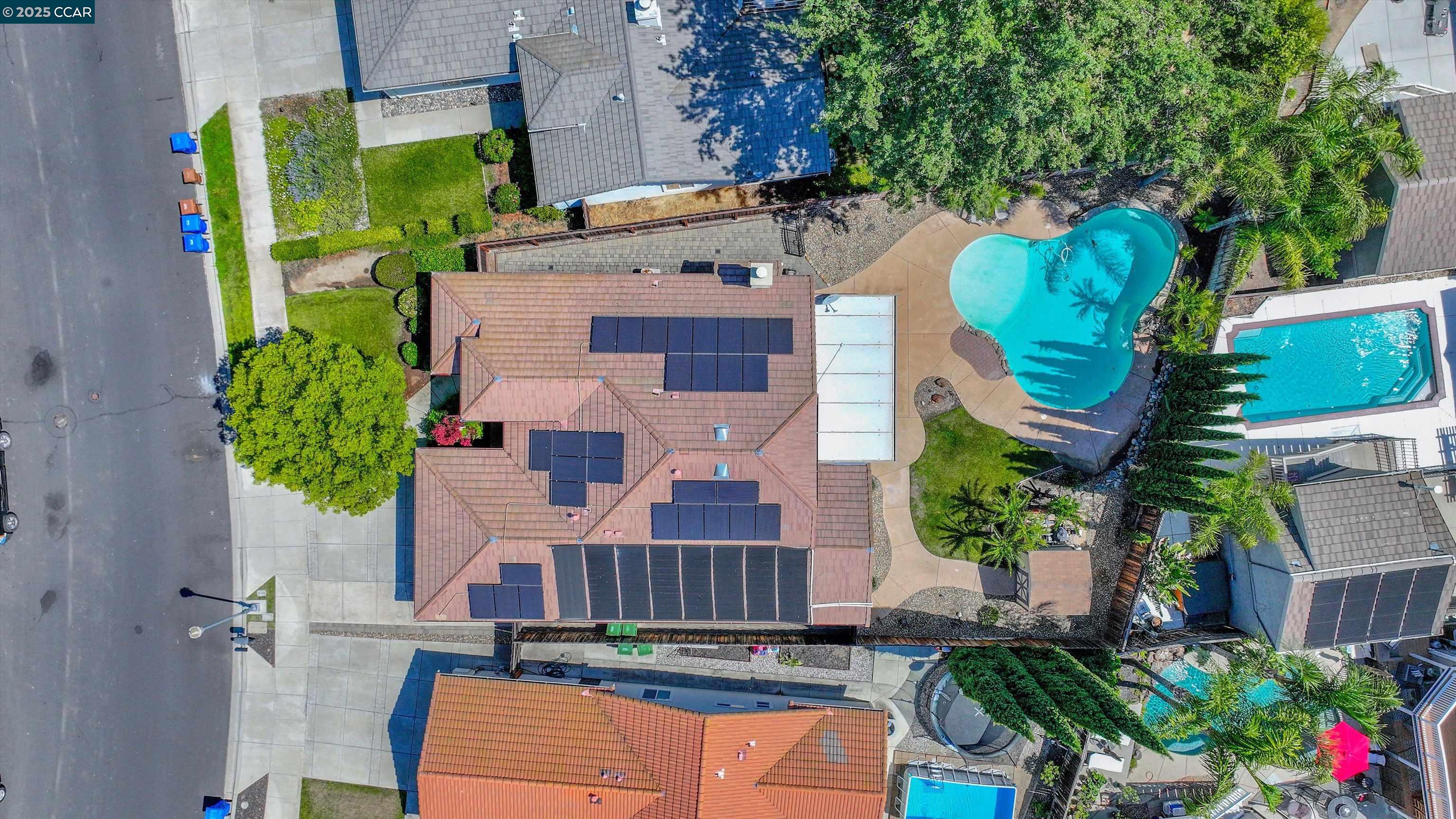 380 Claremont Dr