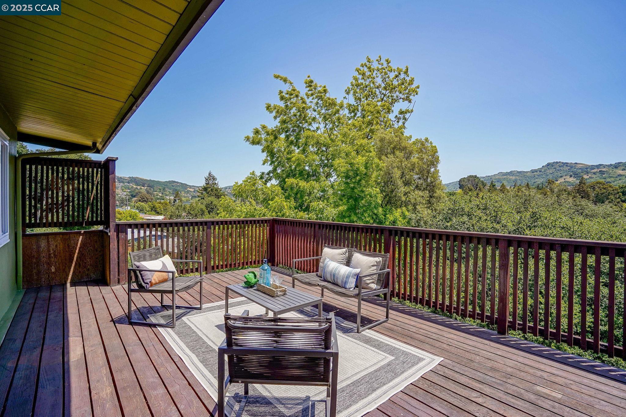 2835 Stephen Dr