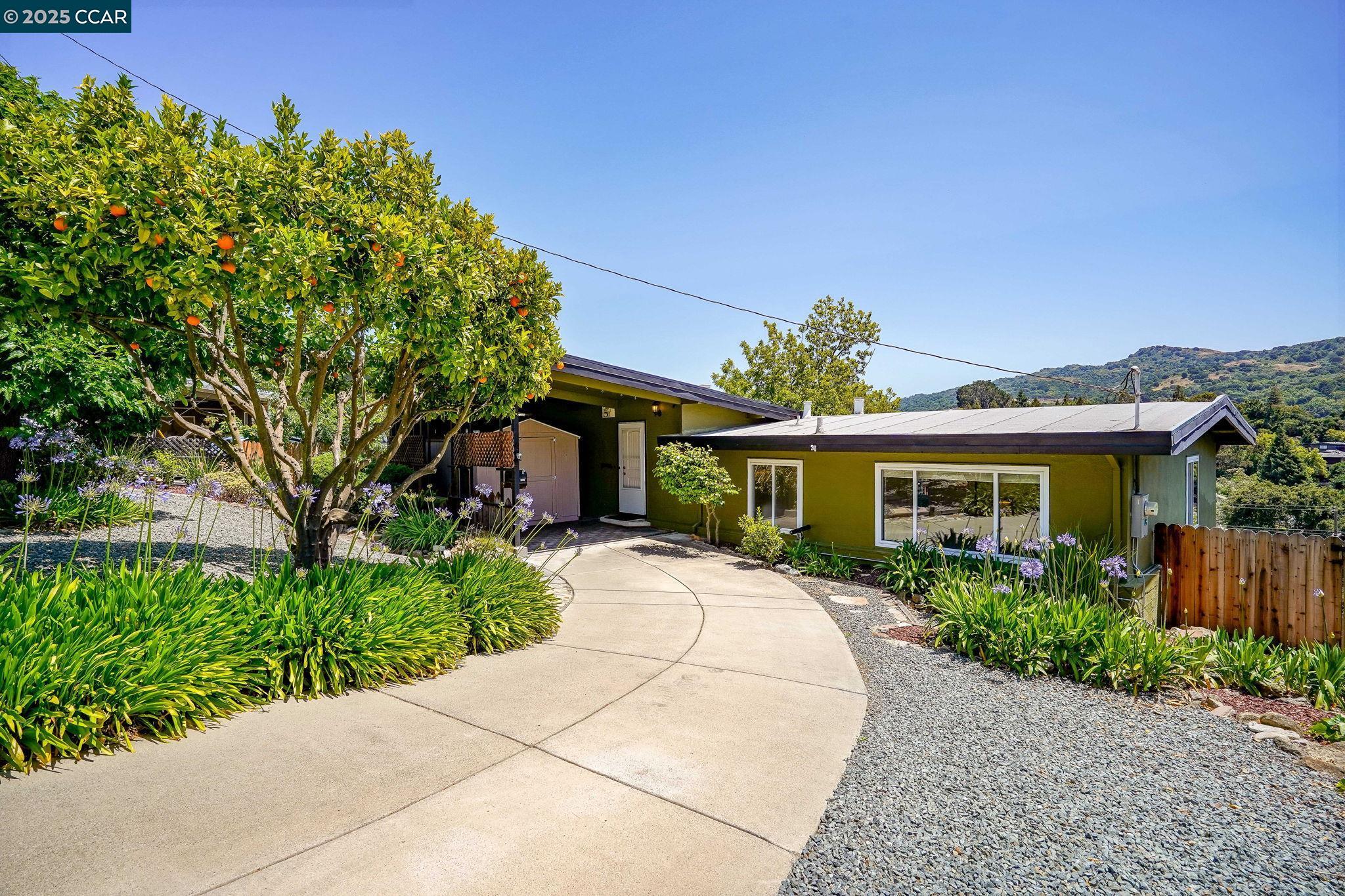 2835 Stephen Dr