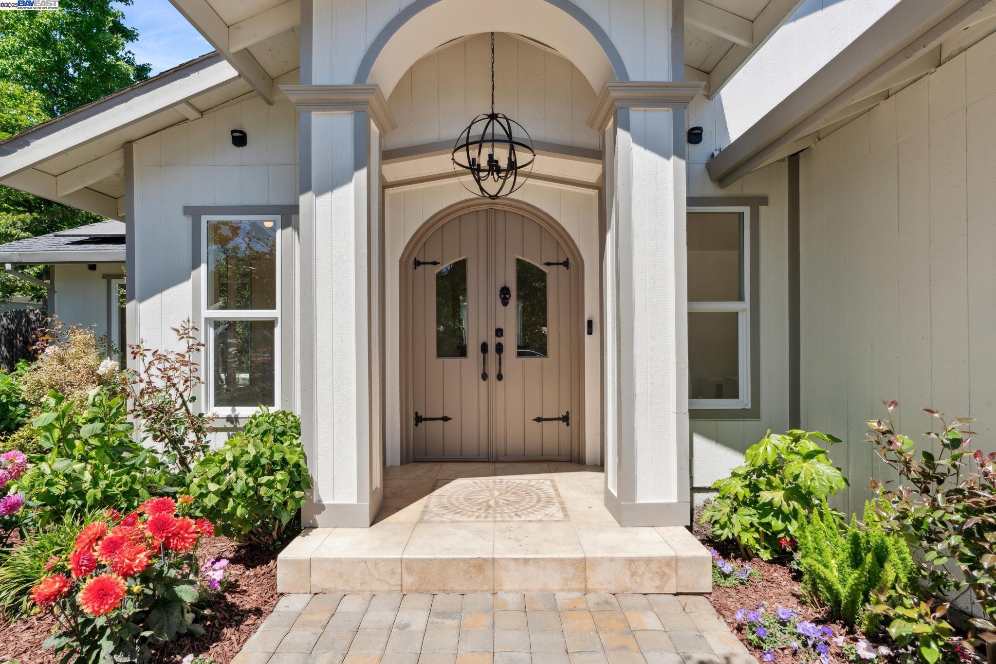 2643 Buena Vista Ave