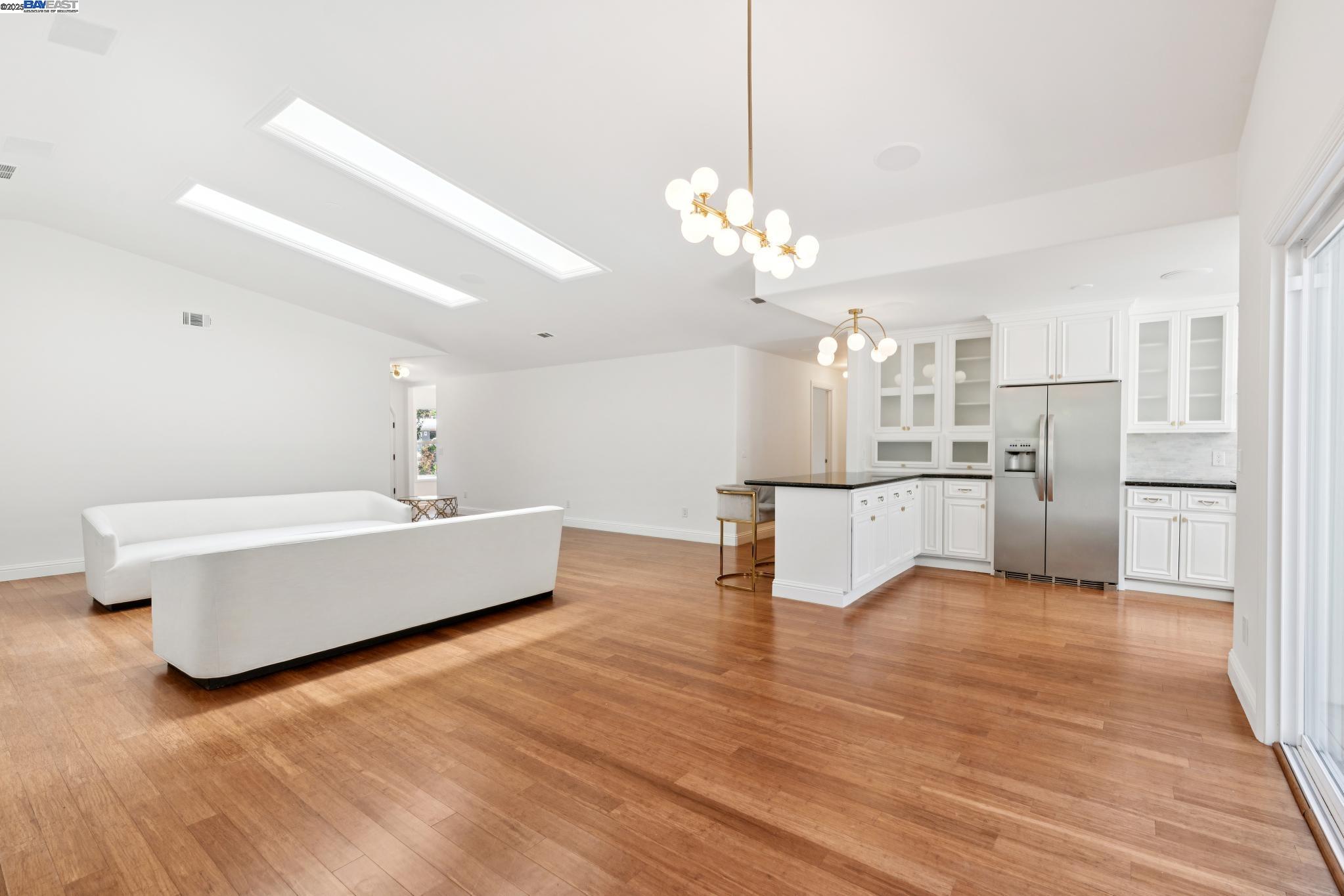 2643 Buena Vista Ave