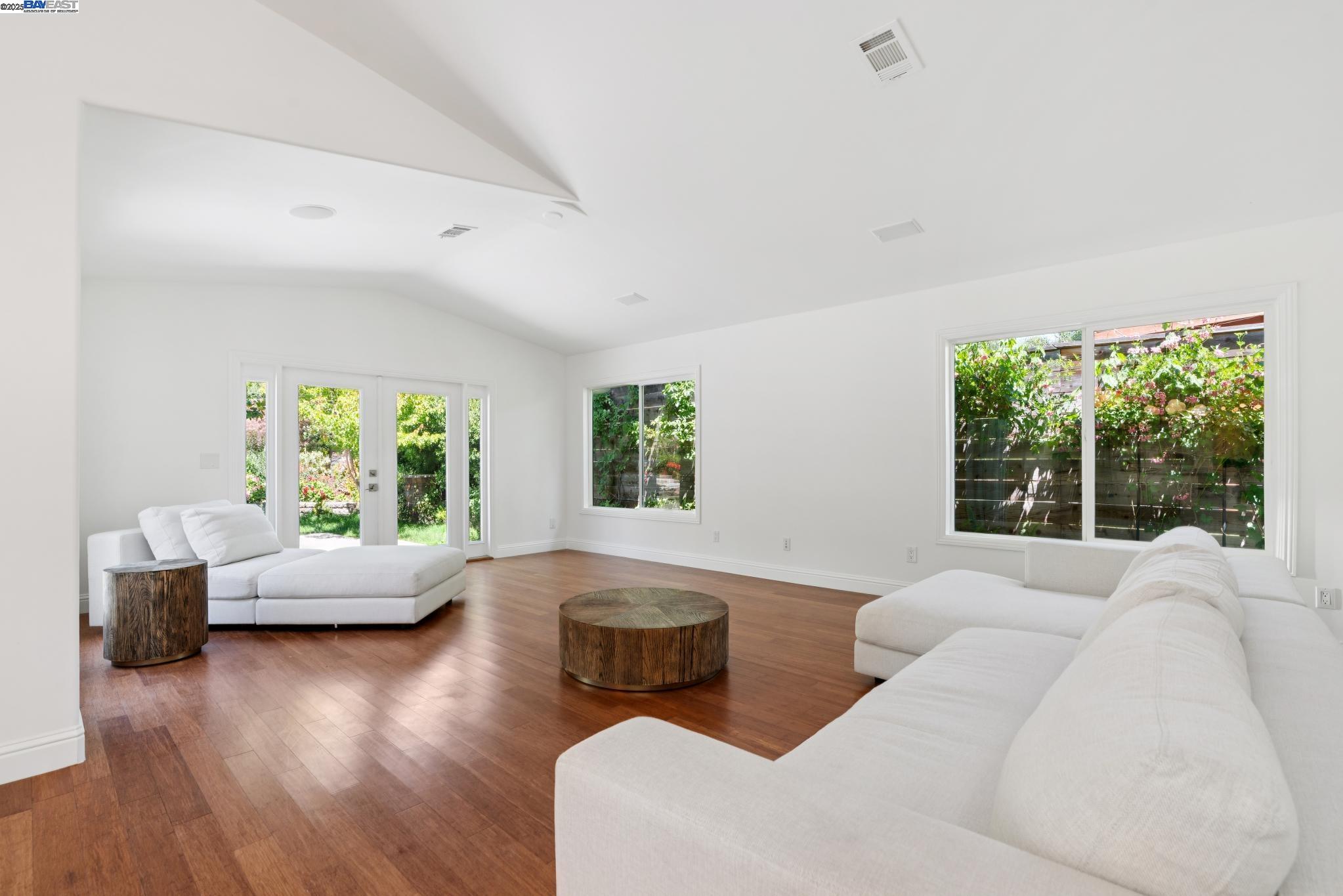 2643 Buena Vista Ave