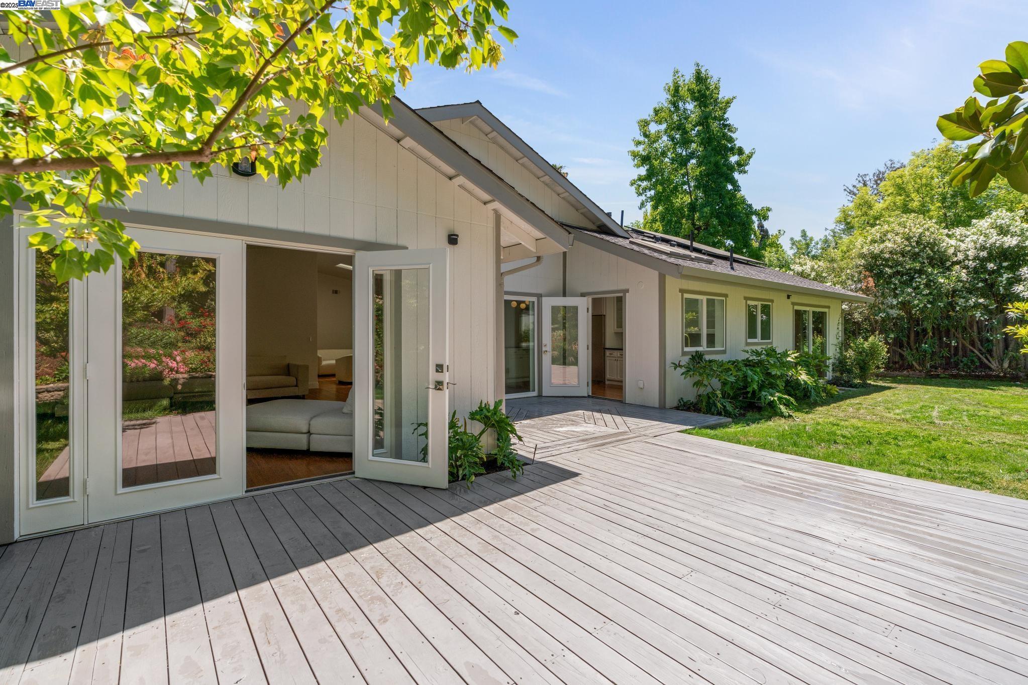 2643 Buena Vista Ave