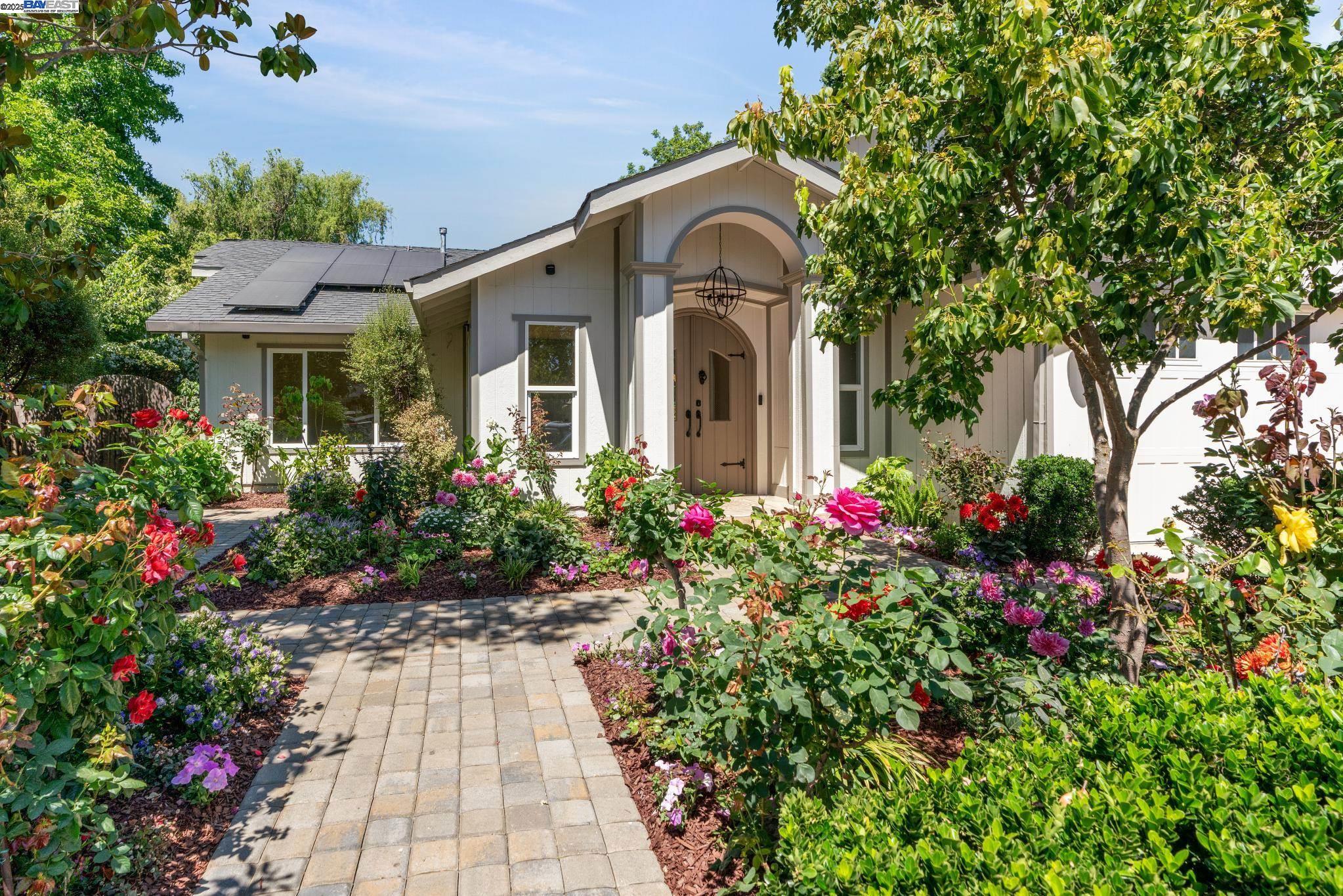 2643 Buena Vista Ave
