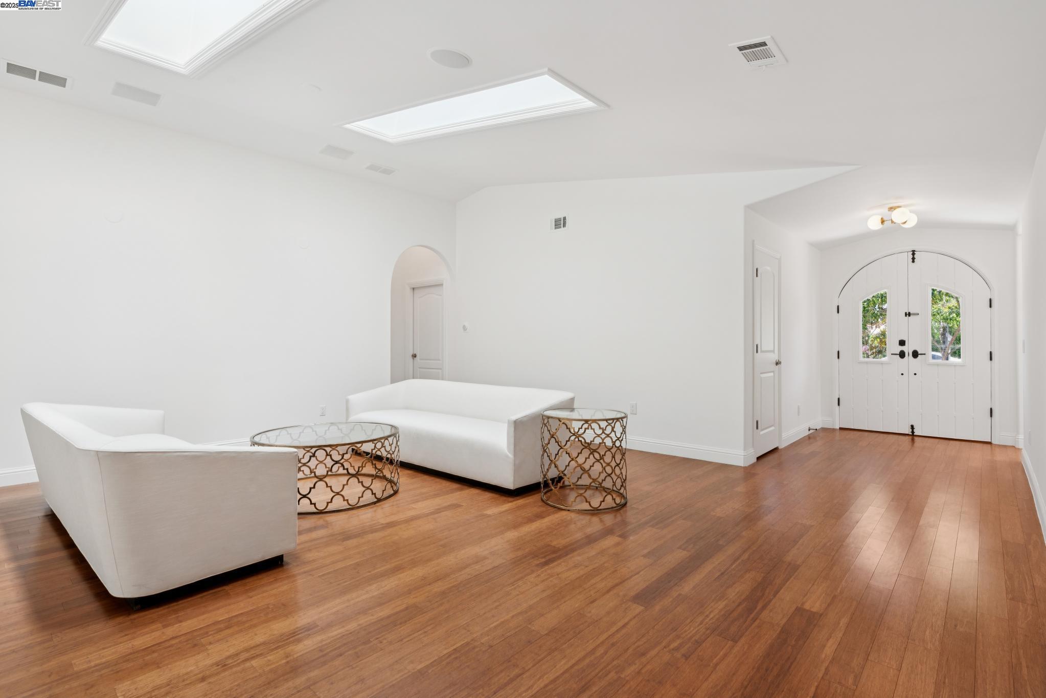 2643 Buena Vista Ave