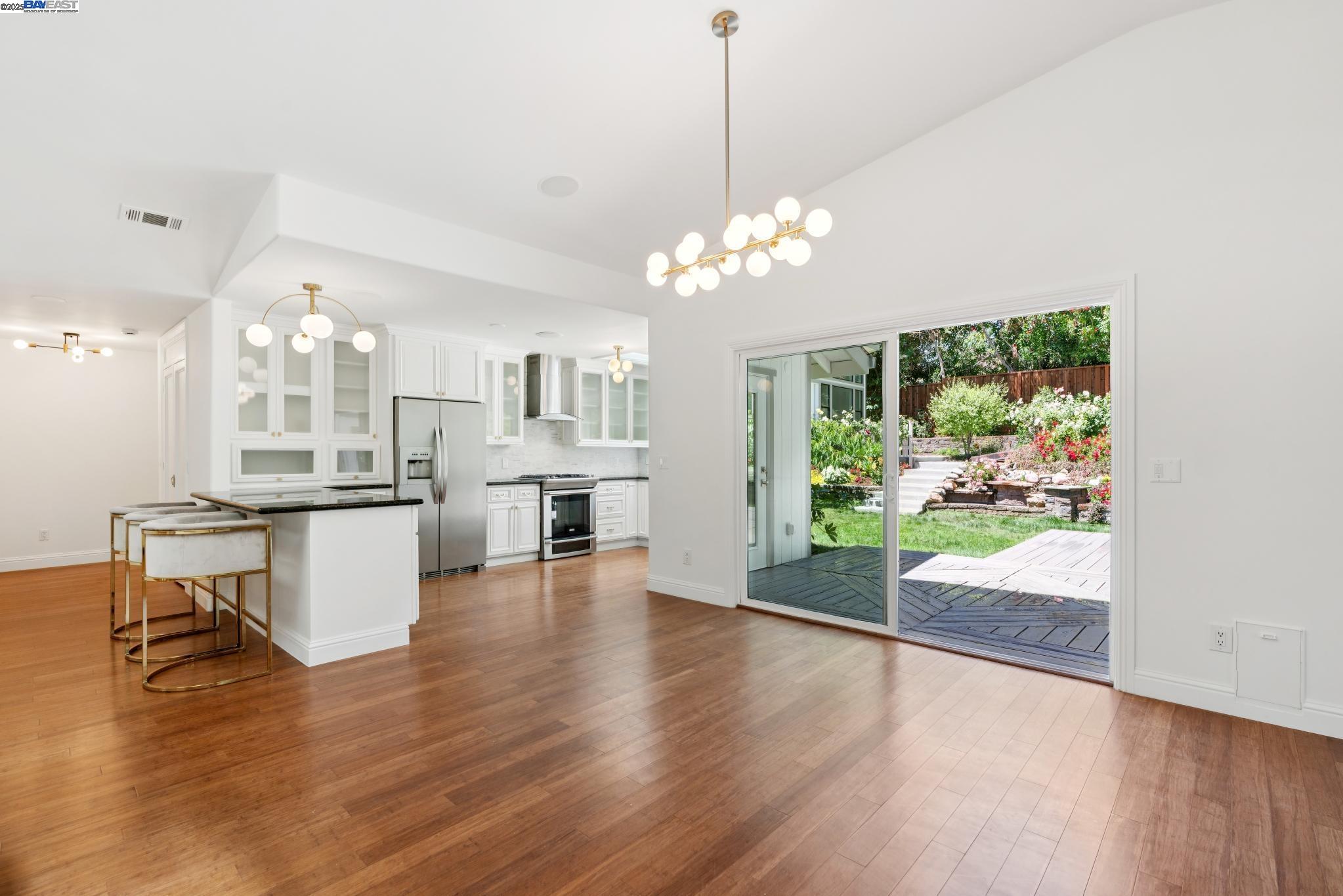 2643 Buena Vista Ave