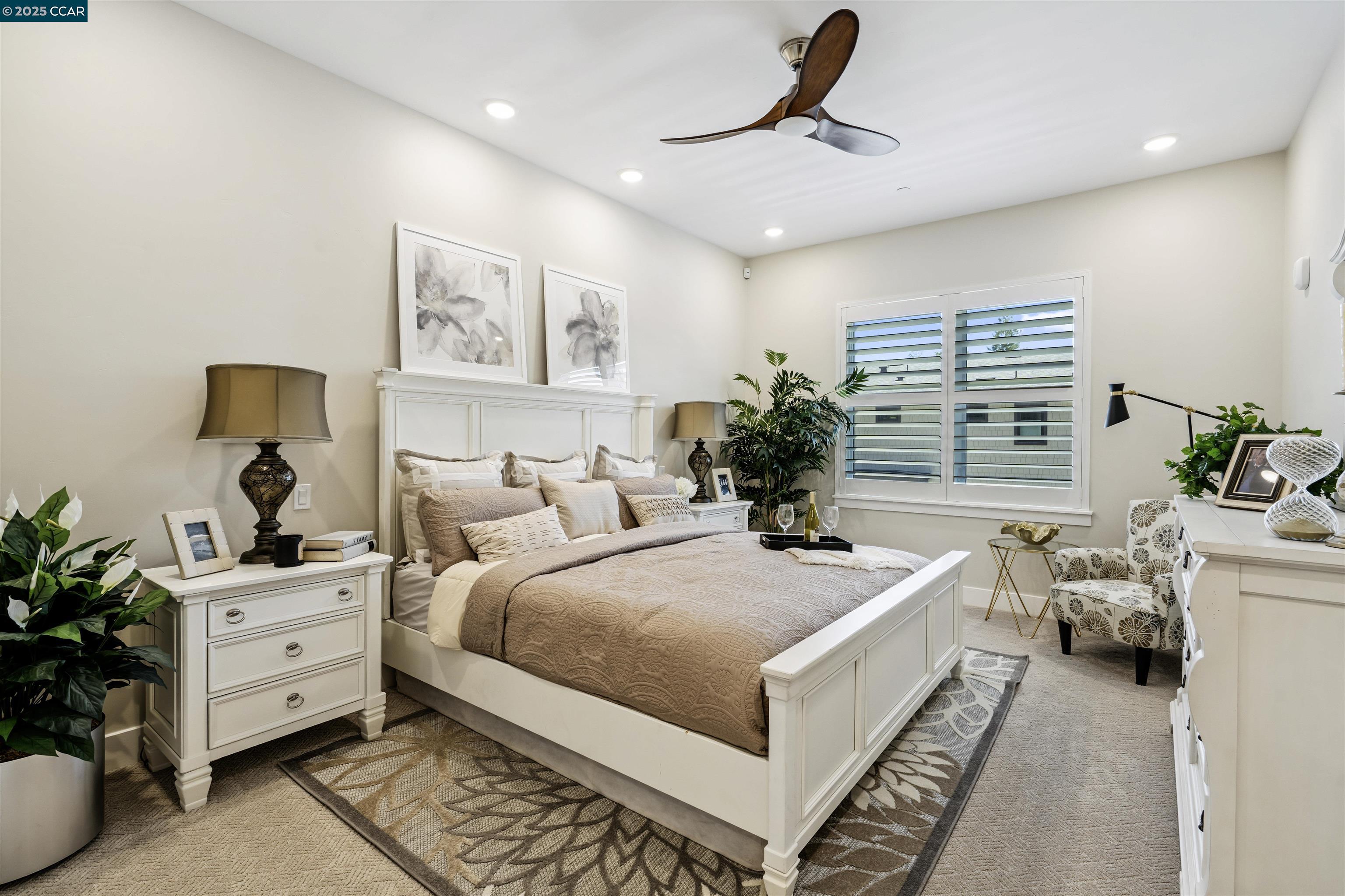 20 Woodbury Highlands Court # 12