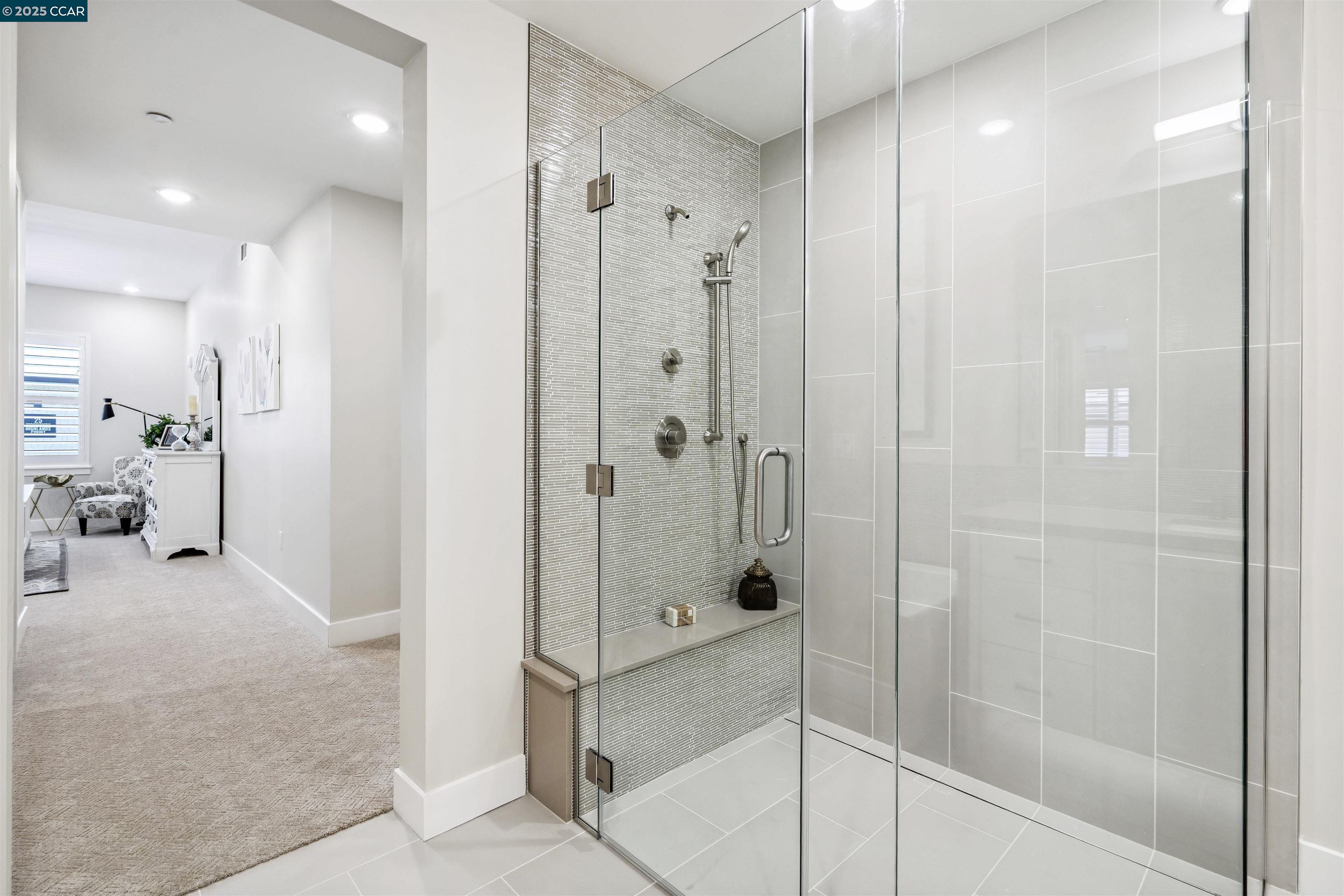 20 Woodbury Highlands Court # 12