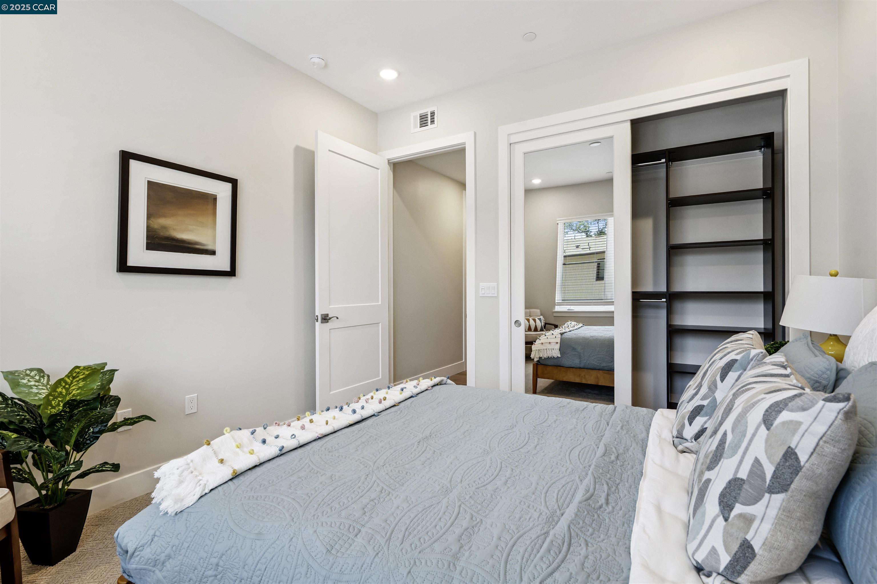 20 Woodbury Highlands Court # 12