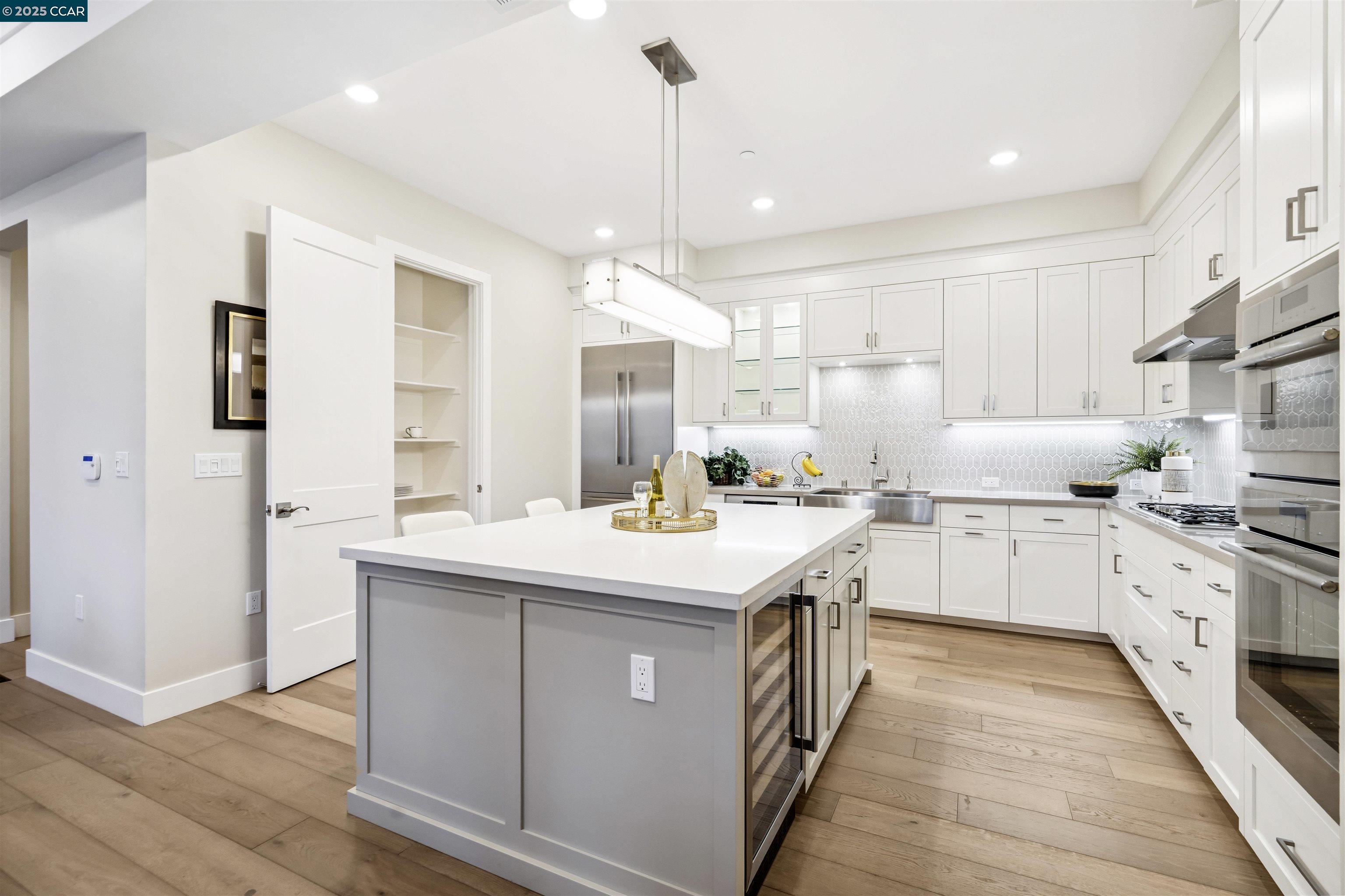 20 Woodbury Highlands Court # 12