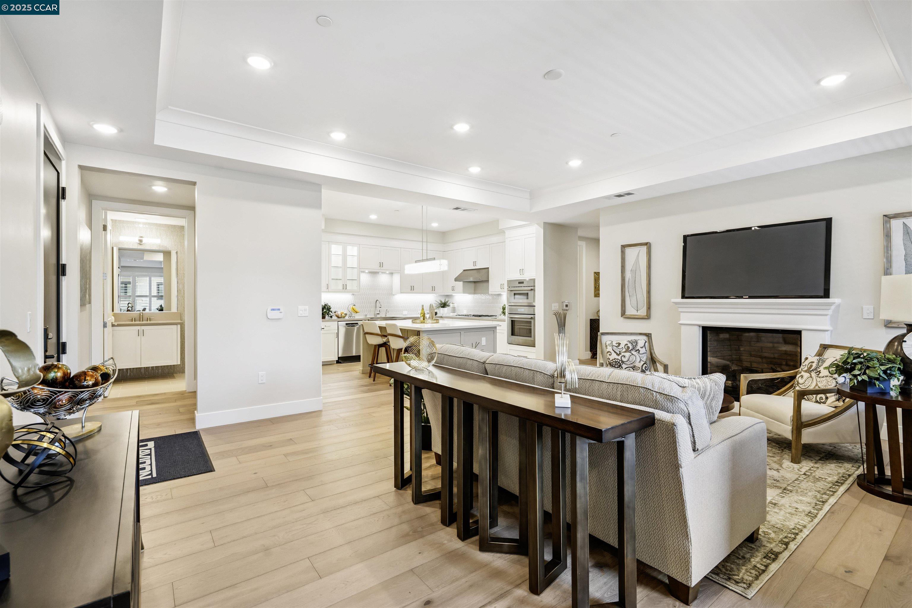 20 Woodbury Highlands Court # 12