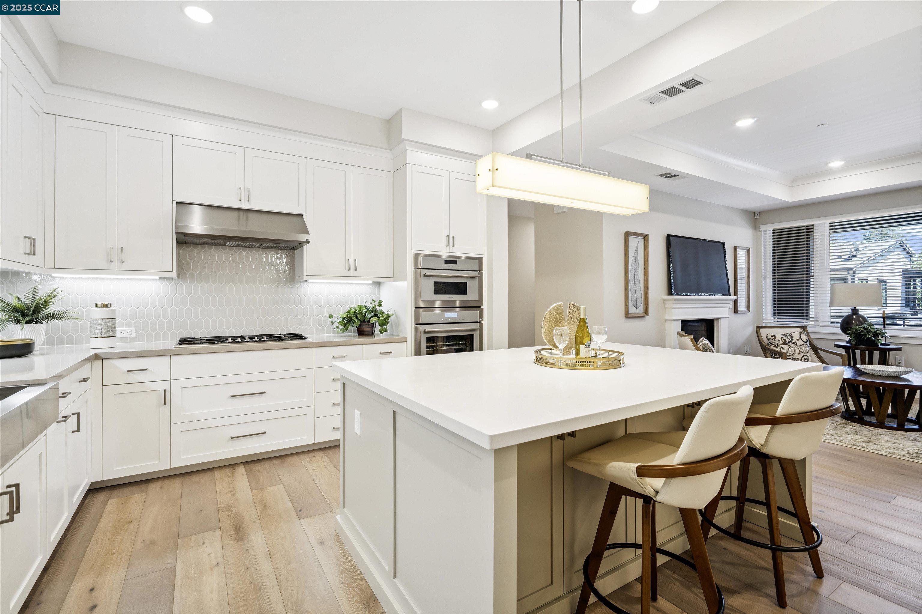 20 Woodbury Highlands Court # 12