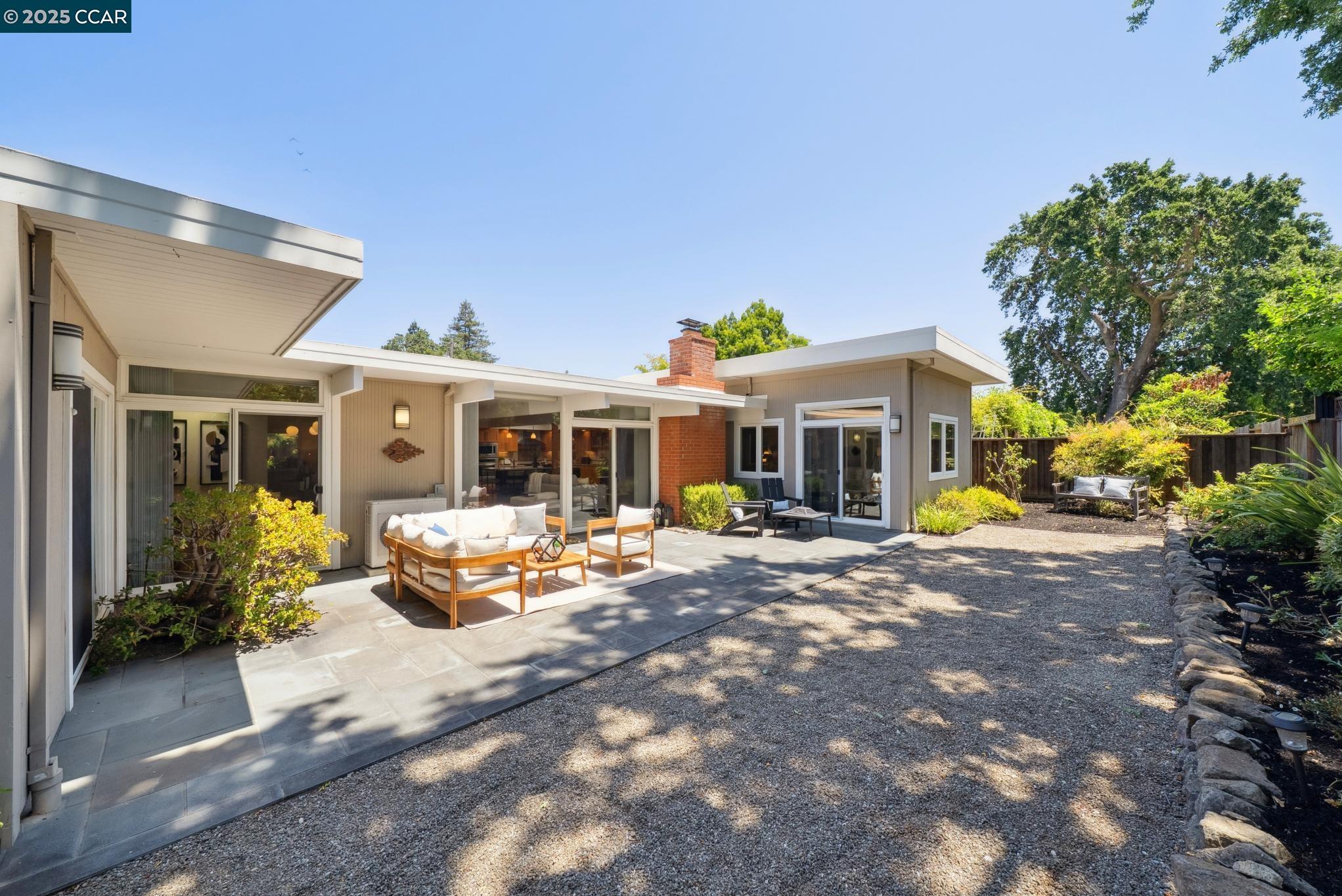 2665 San Benito Dr