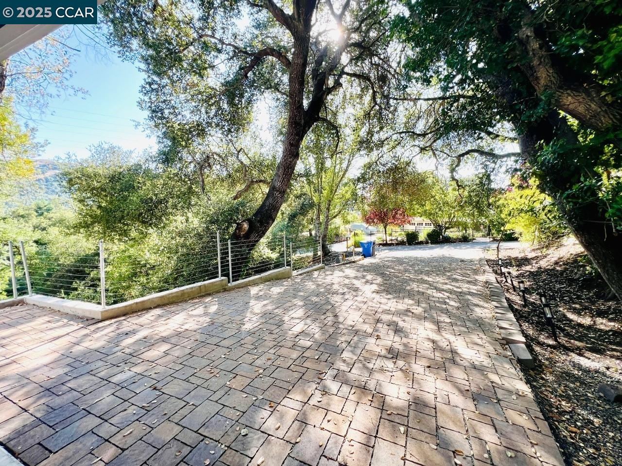 6 Linda Vista