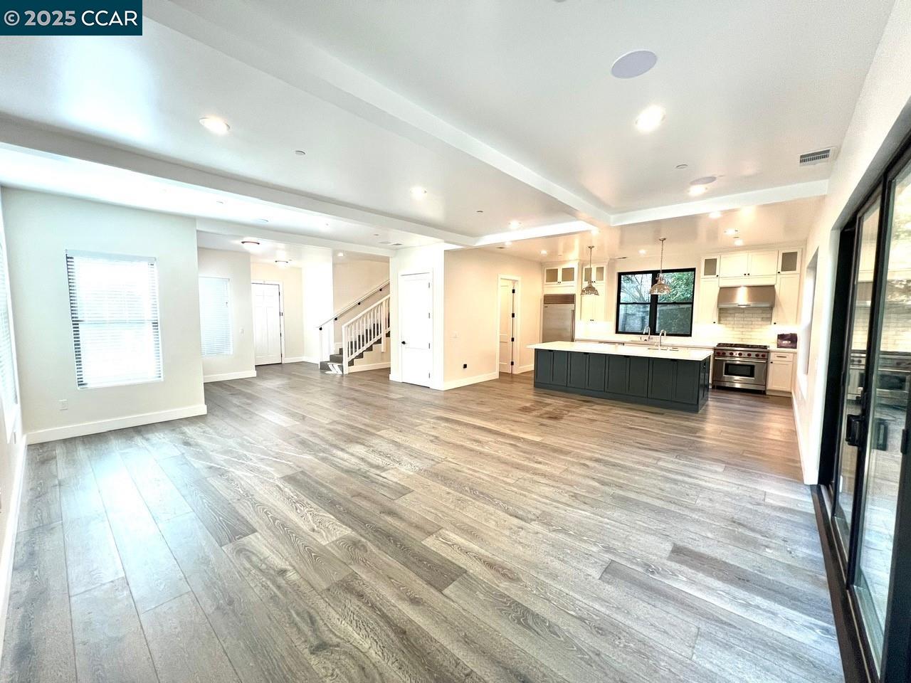 6 Linda Vista