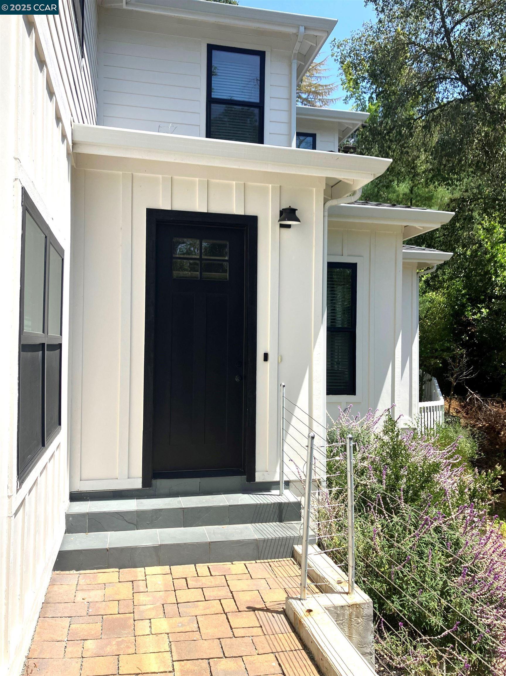 6 Linda Vista